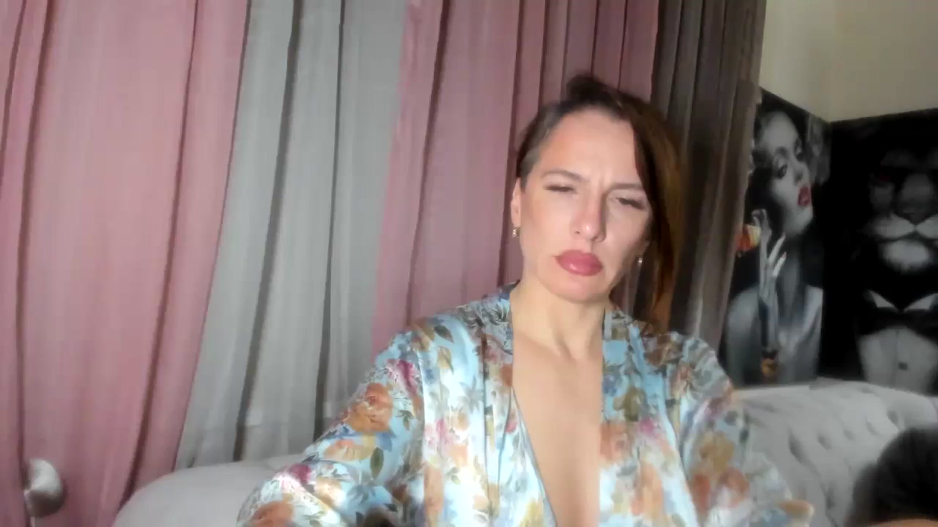 Gallery image thumbnail from Aarte_miss's myfreecams stream on, 02/14/2024, 22:12 image 6 of 20
