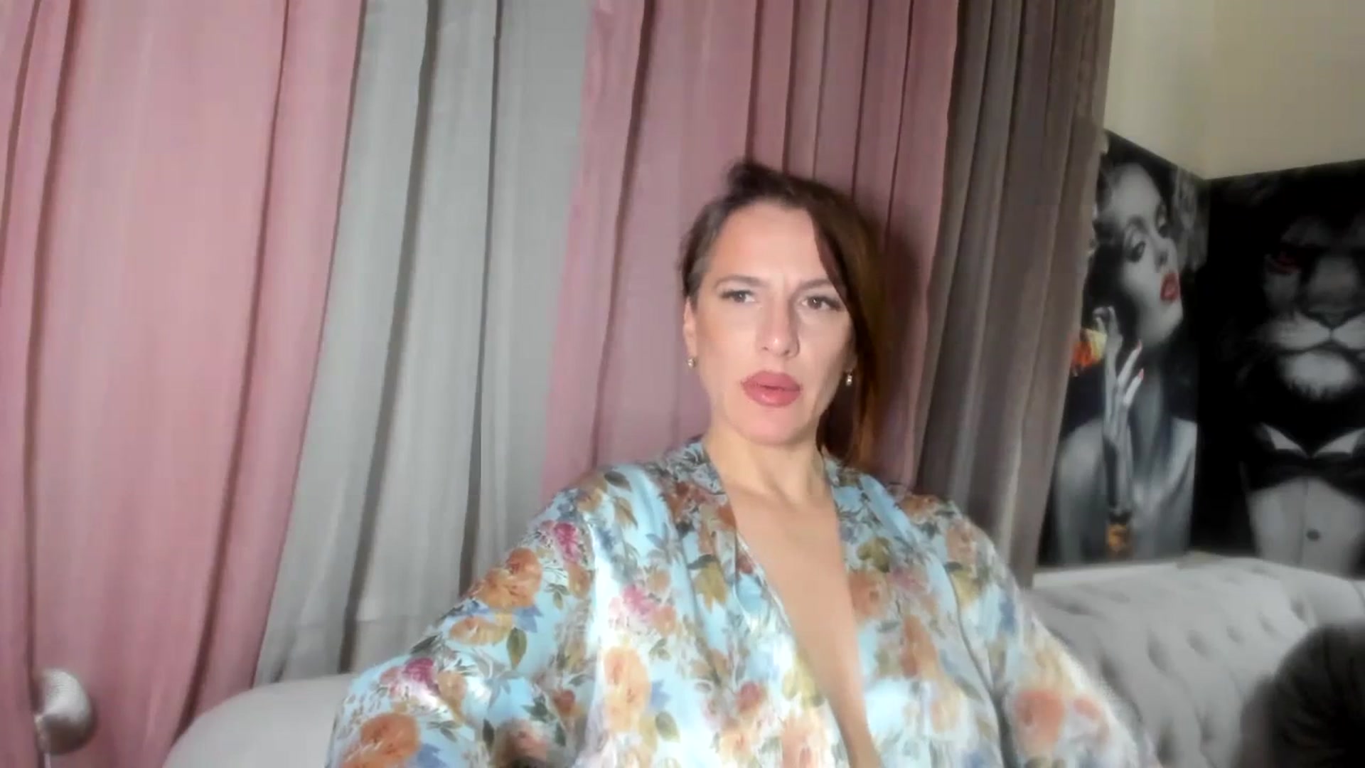 Gallery image thumbnail from Aarte_miss's myfreecams stream on, 02/14/2024, 22:12 image 8 of 20