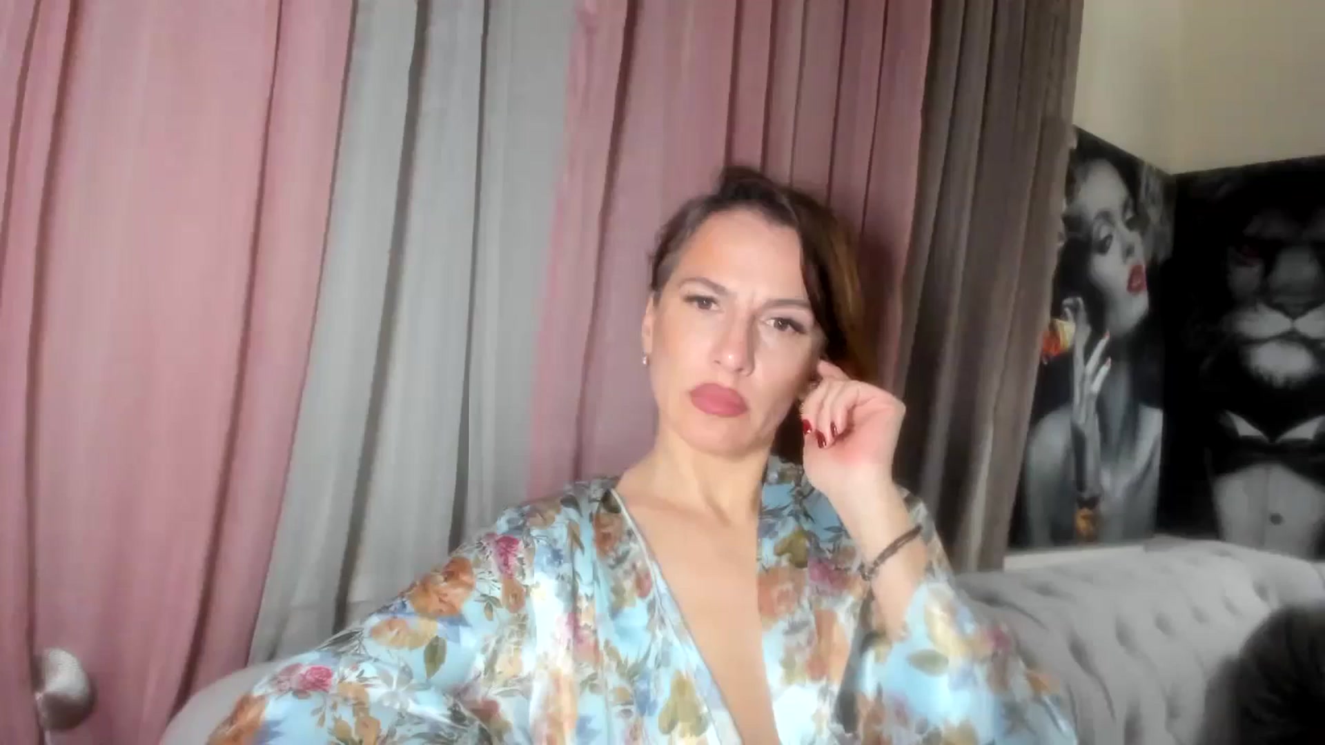 Gallery image thumbnail from Aarte_miss's myfreecams stream on, 02/14/2024, 22:12 image 13 of 20