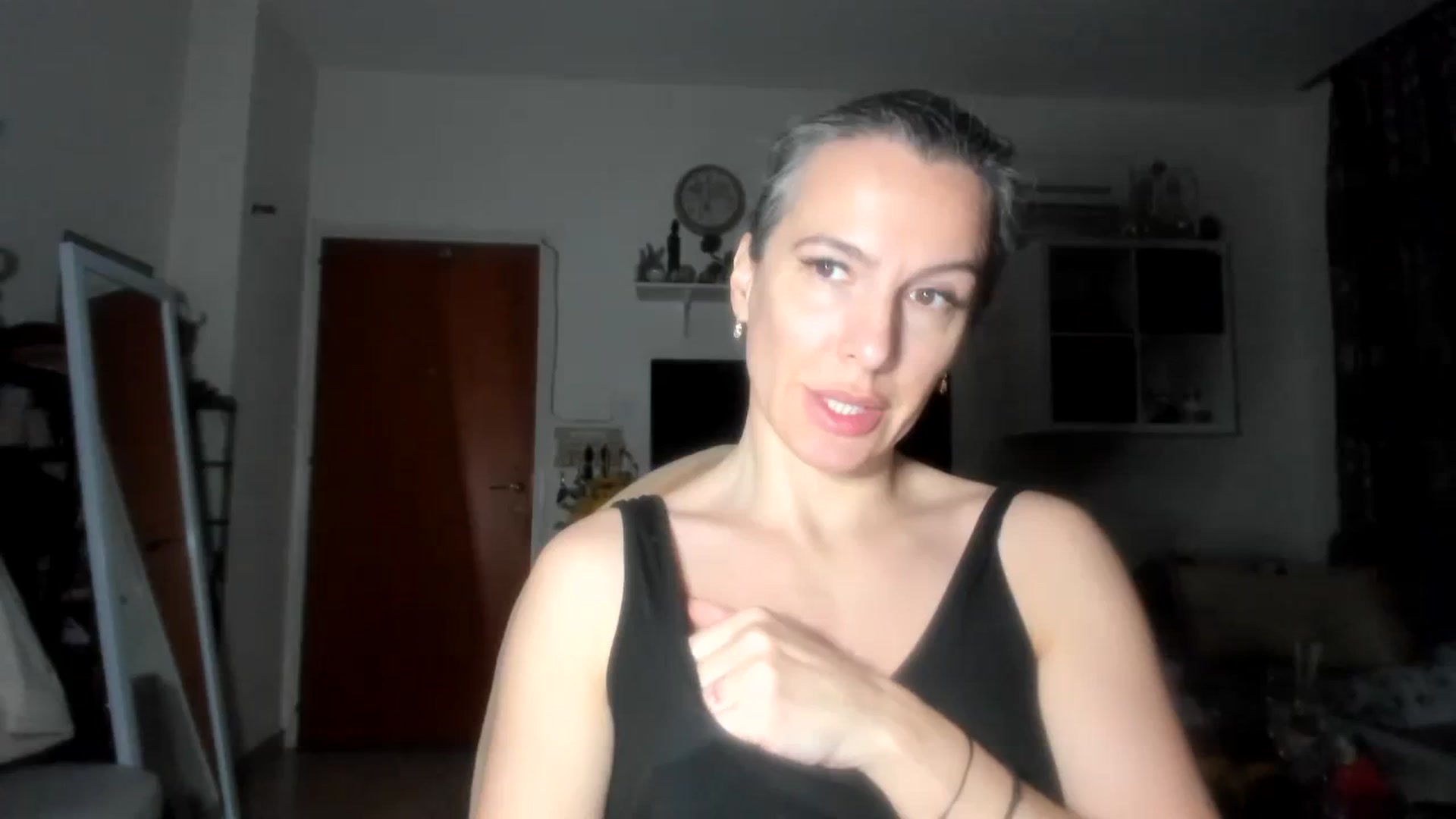 Gallery image thumbnail from Aarte_miss's myfreecams stream on, 02/22/2024, 17:14 image 11 of 20