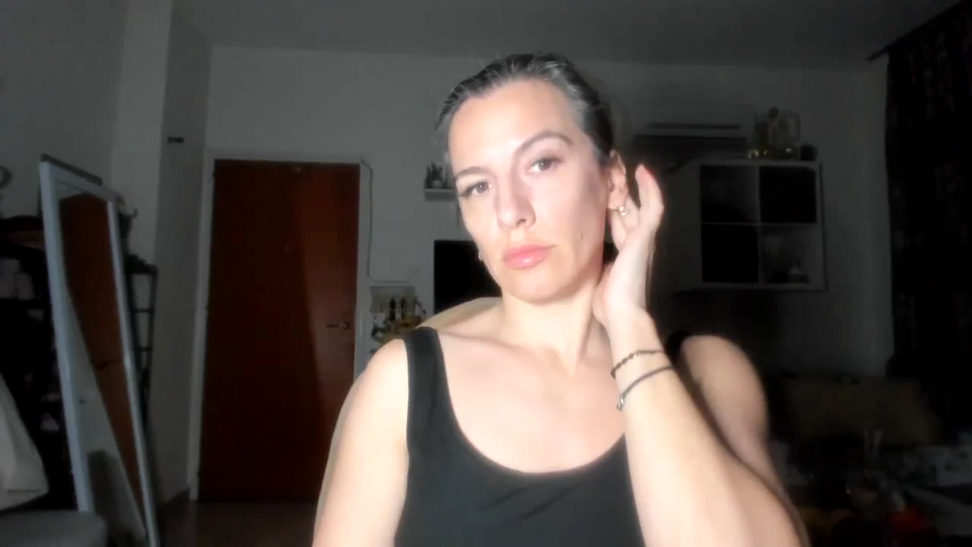 Gallery image thumbnail from Aarte_miss's myfreecams stream on, 02/22/2024, 17:14 image 10 of 20