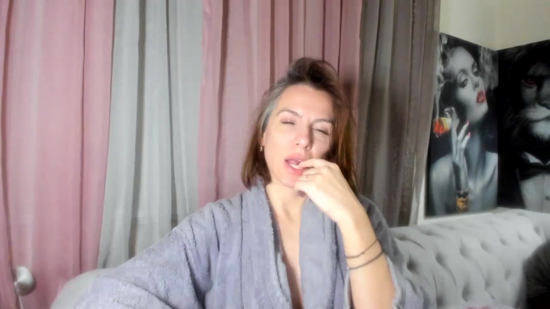 Gallery image thumbnail from Aarte_miss's myfreecams stream on, 02/23/2024, 23:57 image 7 of 20