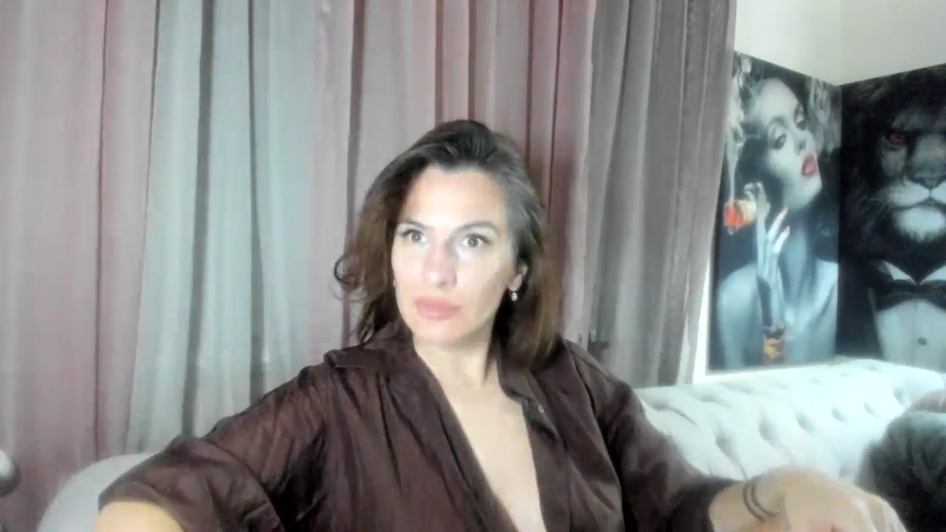 Gallery image thumbnail from Aarte_miss's myfreecams stream on, 02/25/2024, 22:01 image 7 of 20