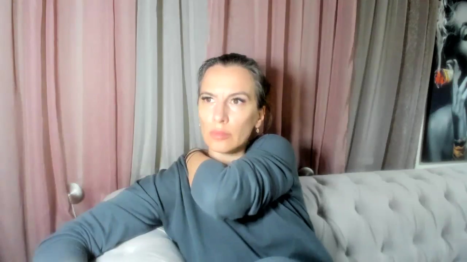 Gallery image thumbnail from Aarte_miss's myfreecams stream on, 03/03/2024, 22:08 image 10 of 20