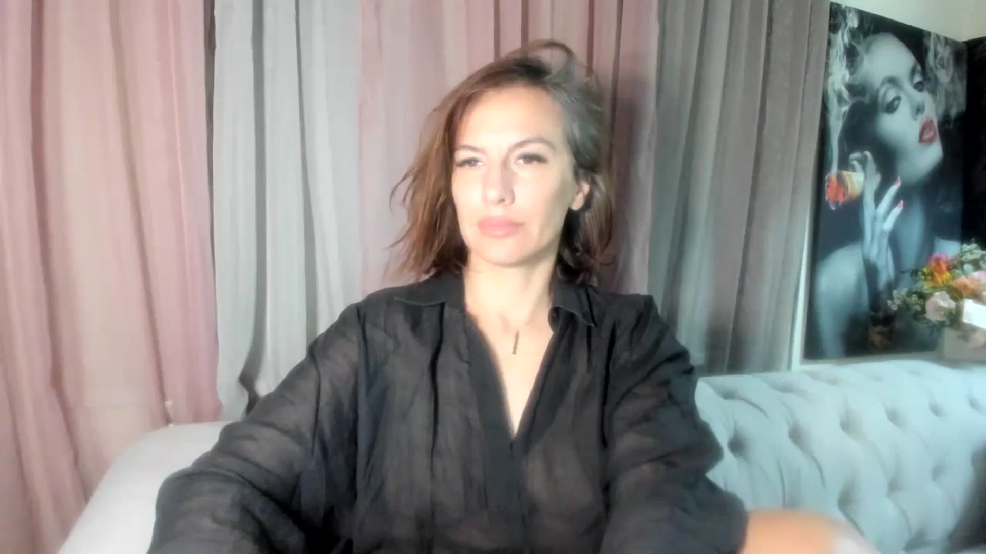 Gallery image thumbnail from Aarte_miss's myfreecams stream on, 03/10/2024, 24:17 image 6 of 20