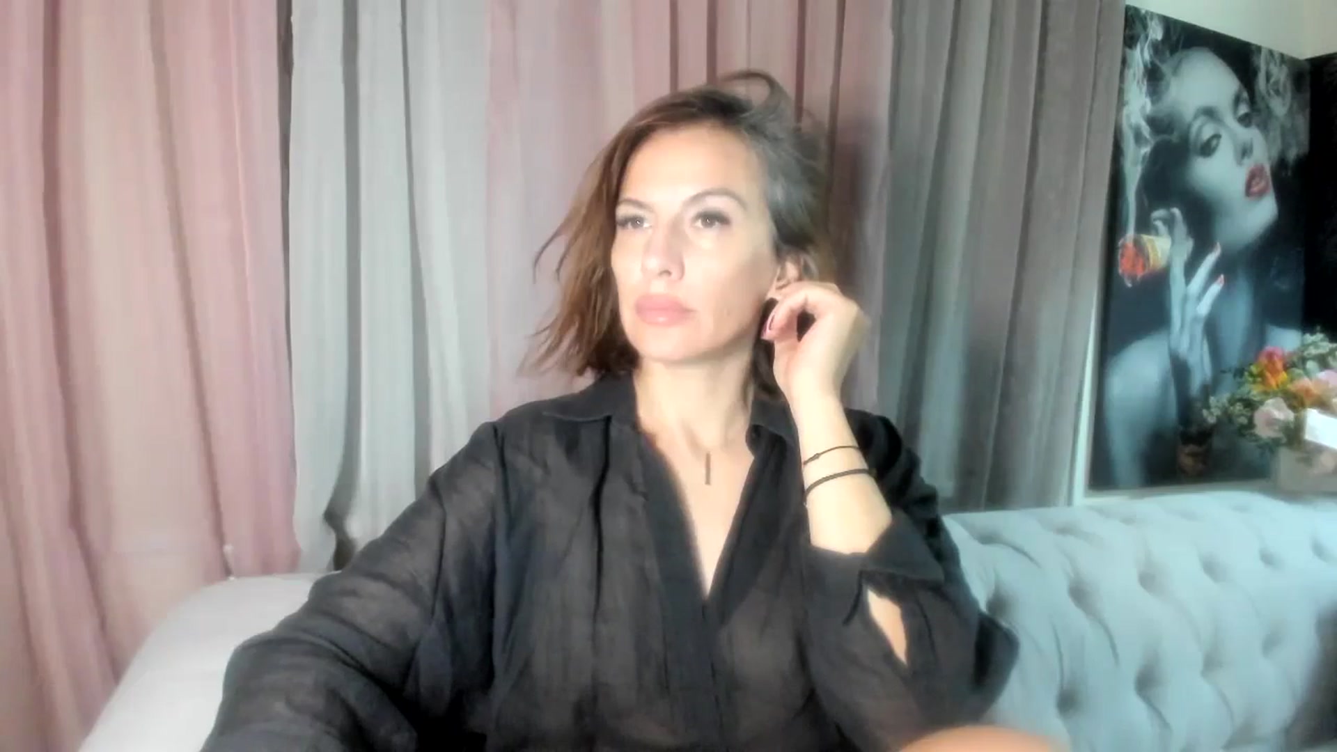 Gallery image thumbnail from Aarte_miss's myfreecams stream on, 03/10/2024, 24:17 image 7 of 20
