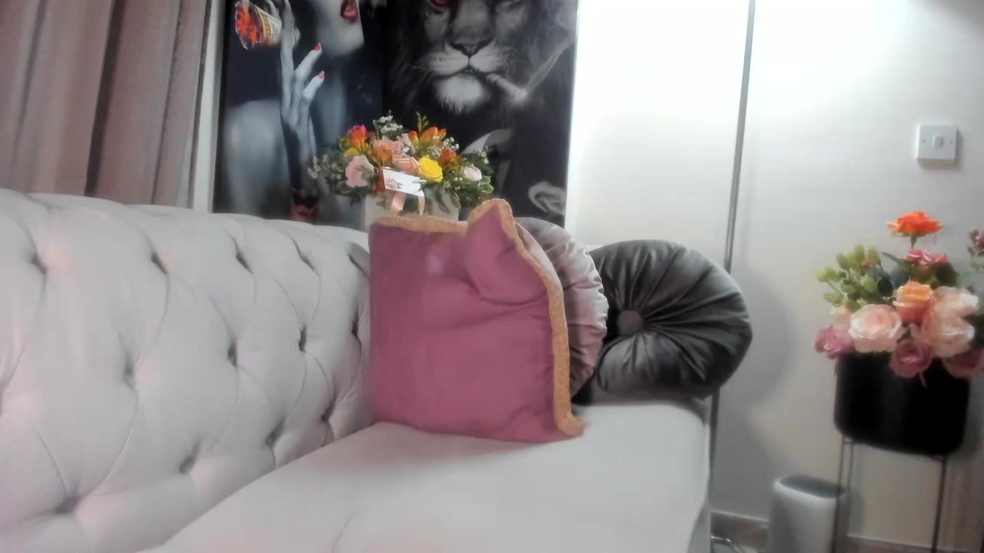 Gallery image thumbnail from Aarte_miss's myfreecams stream on, 03/10/2024, 02:27 image 1 of 20