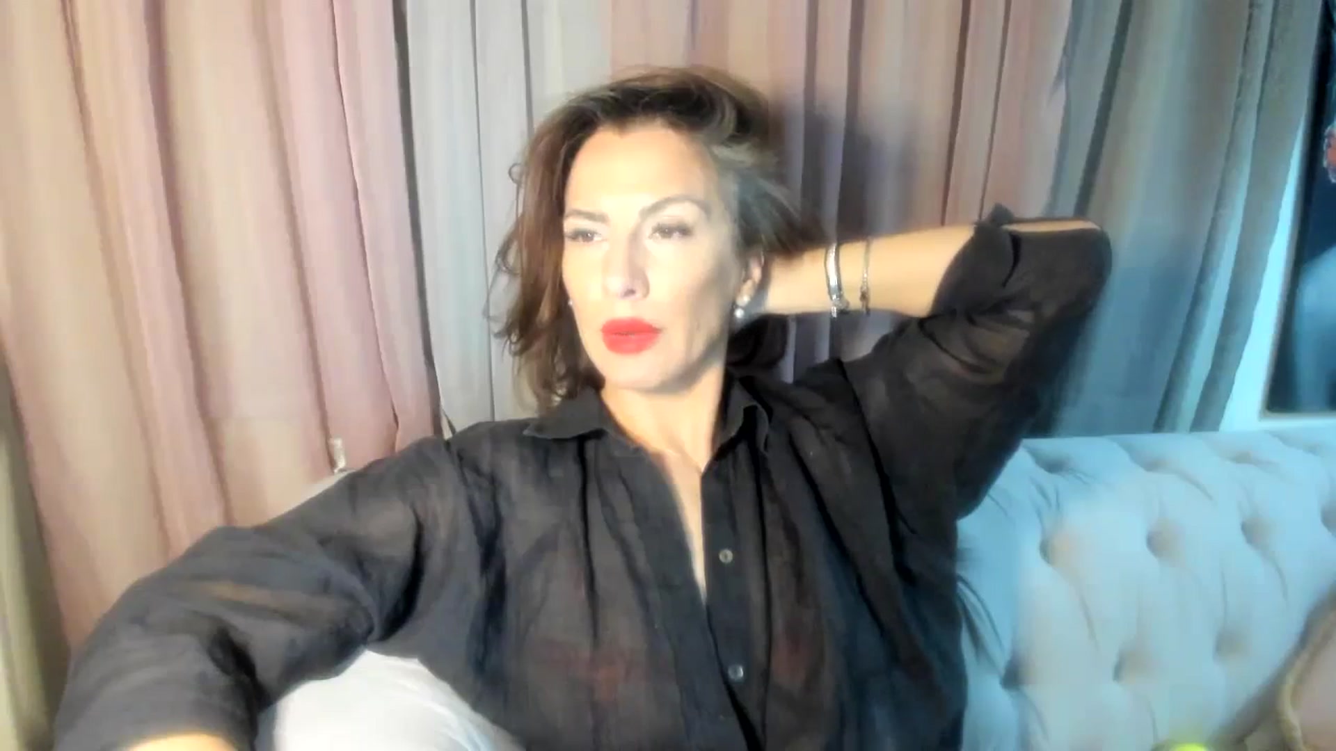 Gallery image thumbnail from Aarte_miss's myfreecams stream on, 03/14/2024, 21:56 image 16 of 20