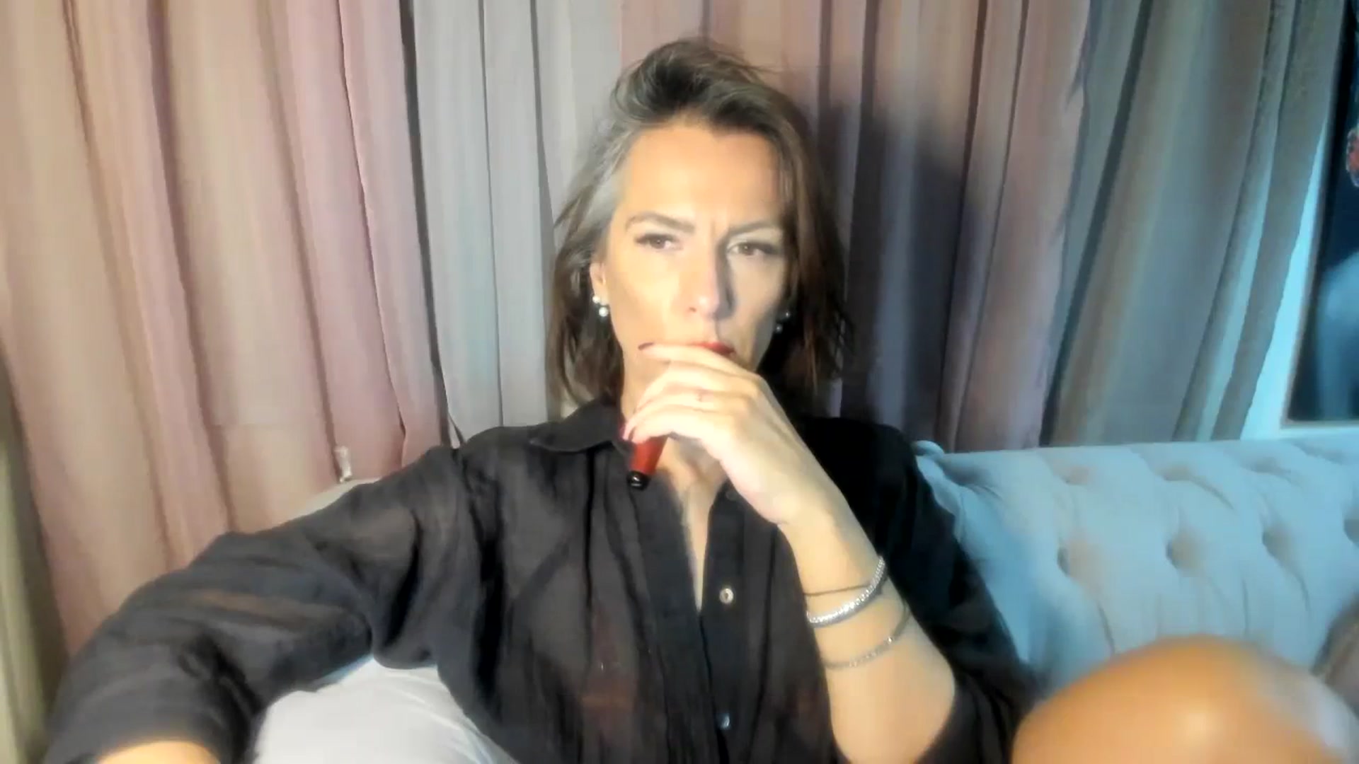 Gallery image thumbnail from Aarte_miss's myfreecams stream on, 03/14/2024, 21:56 image 14 of 20