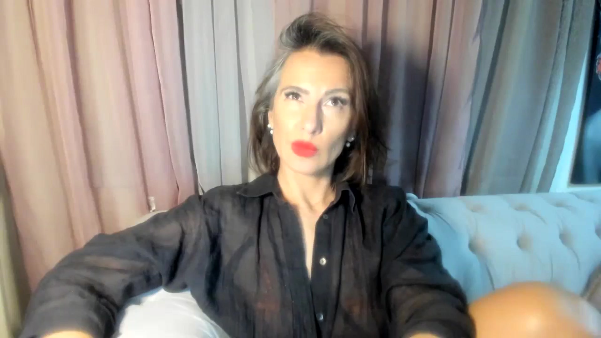 Gallery image thumbnail from Aarte_miss's myfreecams stream on, 03/14/2024, 21:56 image 13 of 20