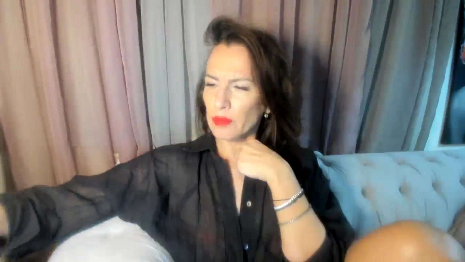 Gallery image thumbnail from Aarte_miss's myfreecams stream on, 03/14/2024, 21:56 image 15 of 20