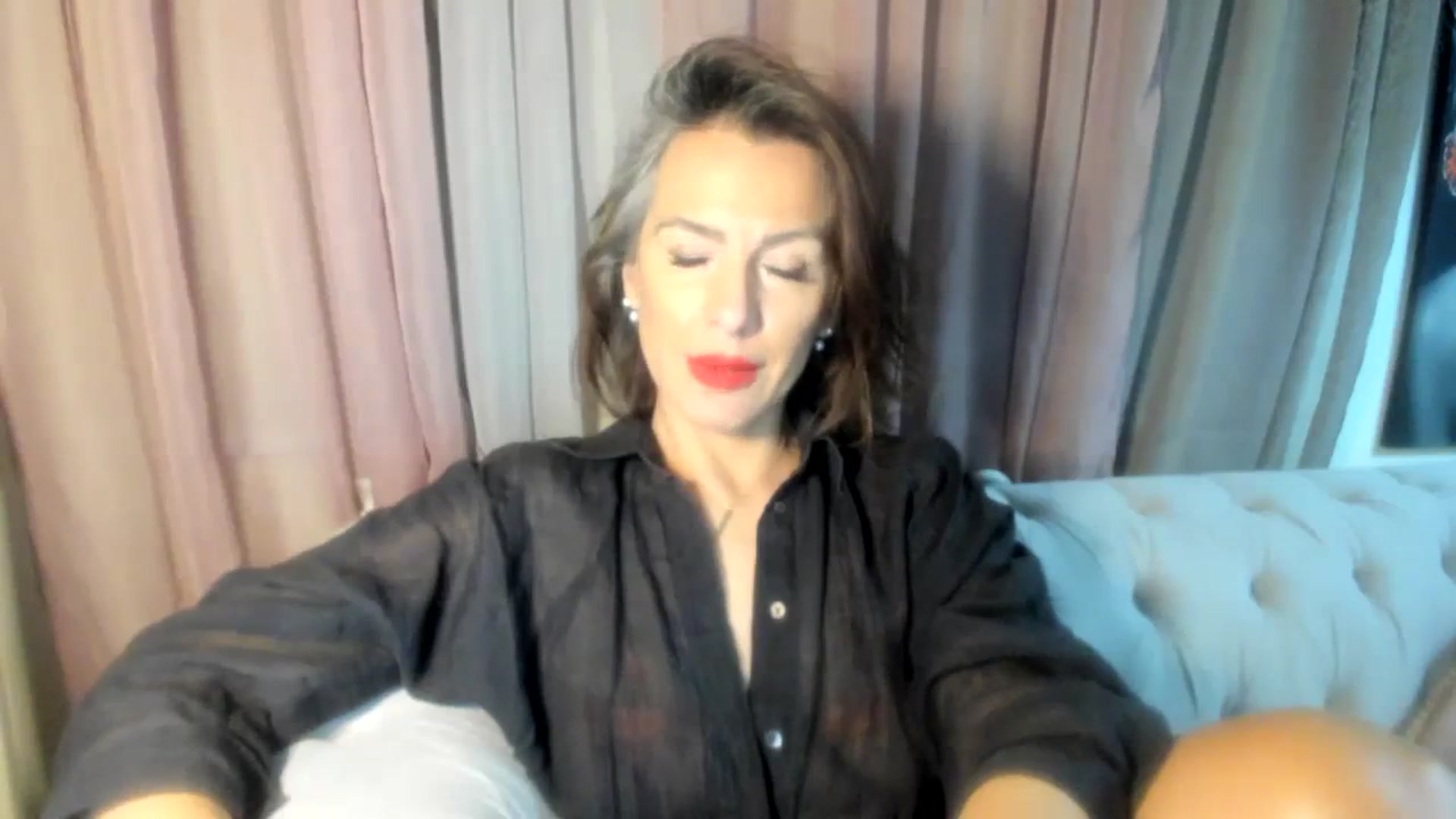 Gallery image thumbnail from Aarte_miss's myfreecams stream on, 03/14/2024, 21:56 image 12 of 20