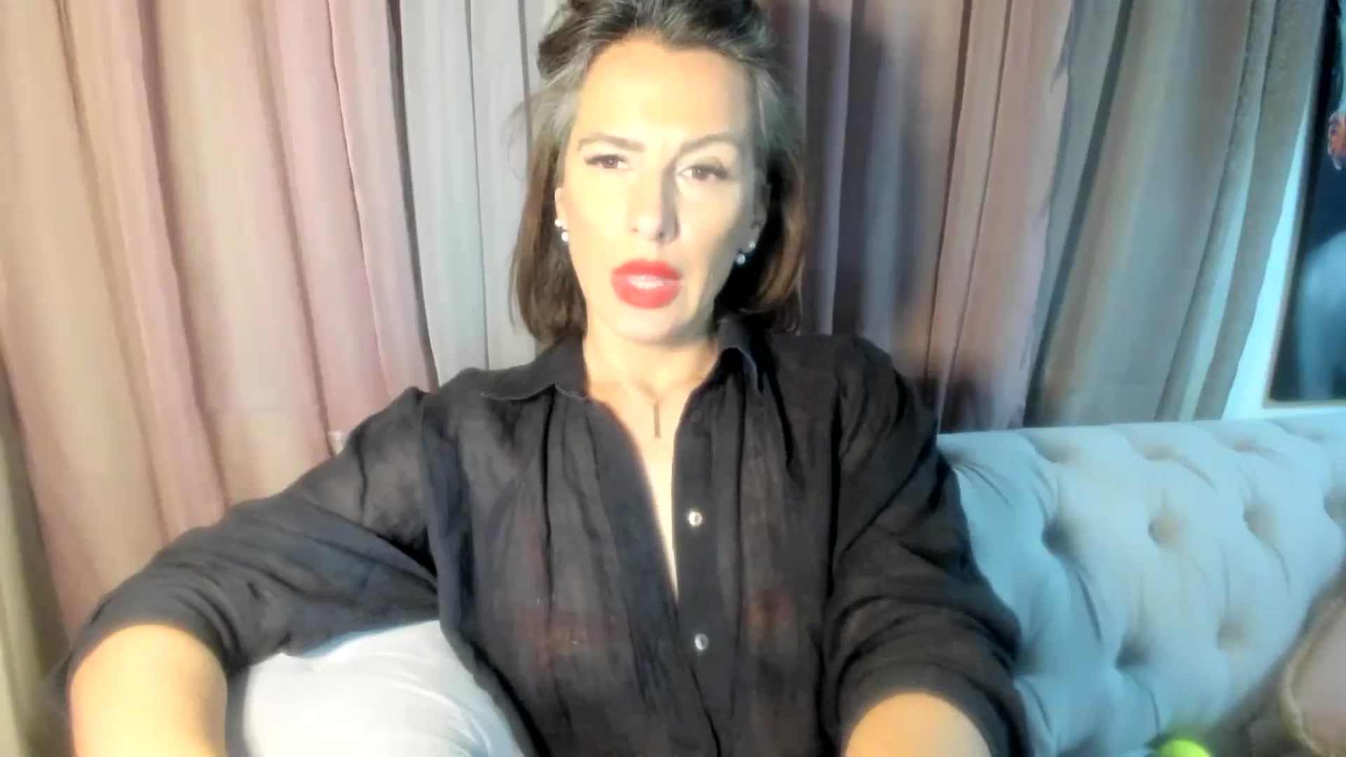 Gallery image thumbnail from Aarte_miss's myfreecams stream on, 03/14/2024, 21:56 image 4 of 20