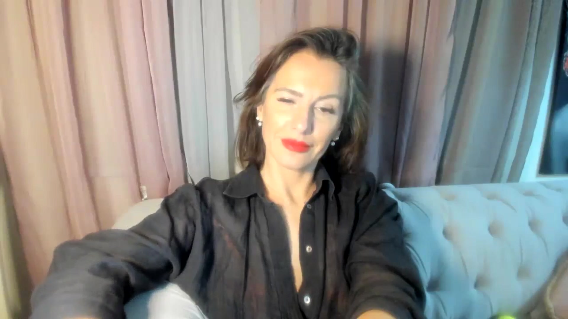 Gallery image thumbnail from Aarte_miss's myfreecams stream on, 03/14/2024, 21:56 image 17 of 20