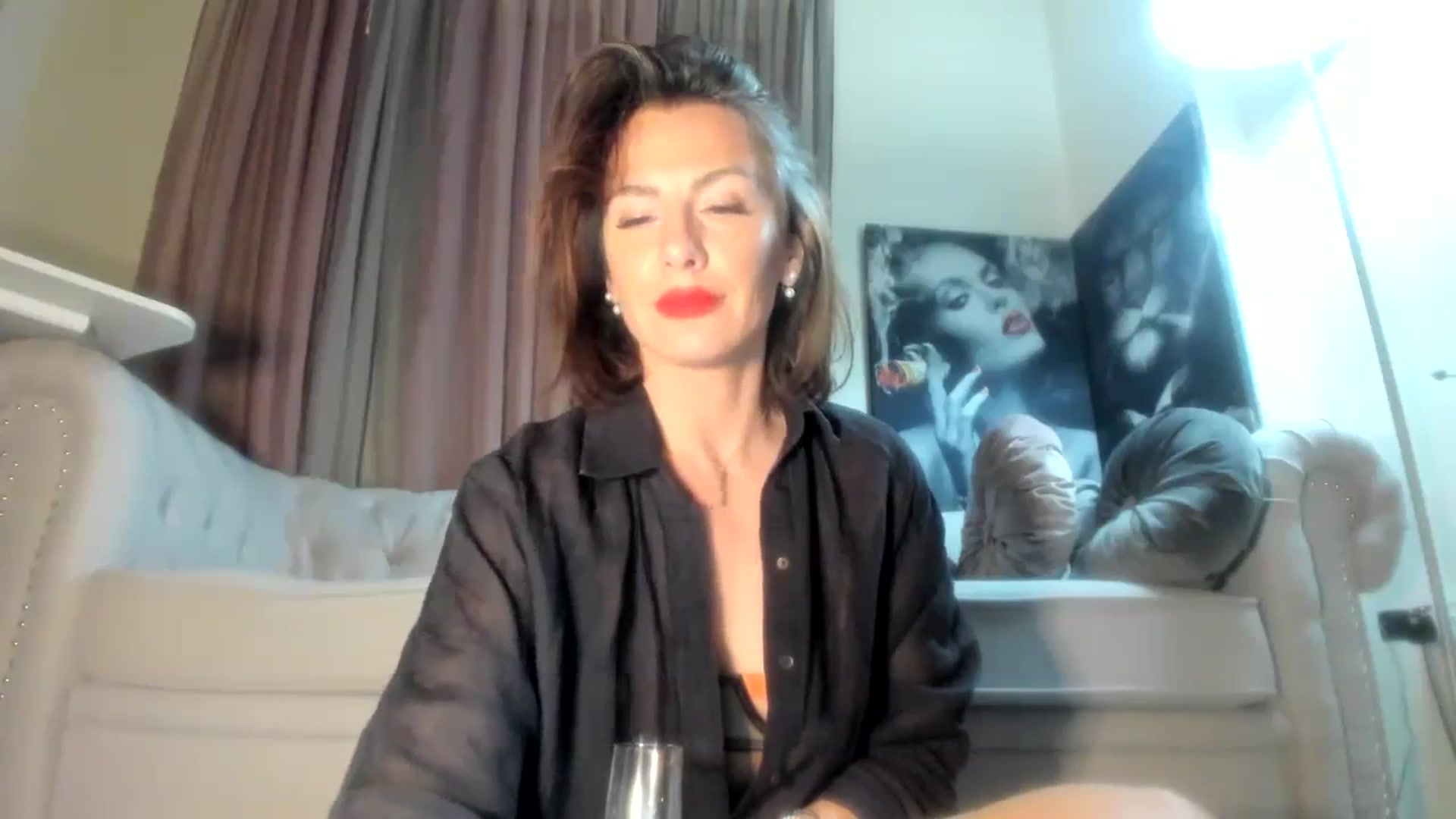 Gallery image thumbnail from Aarte_miss's myfreecams stream on, 03/14/2024, 22:31 image 14 of 20