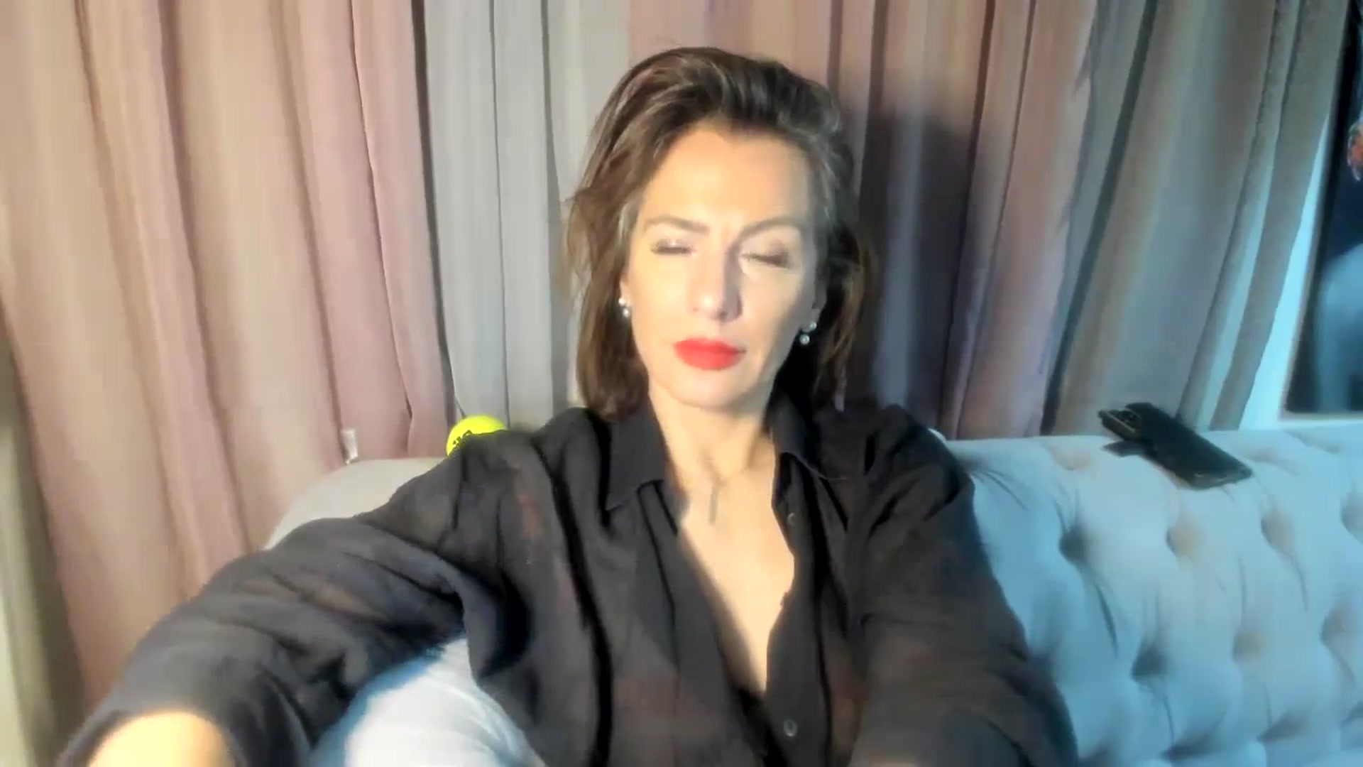 Gallery image thumbnail from Aarte_miss's myfreecams stream on, 03/15/2024, 24:08 image 3 of 20