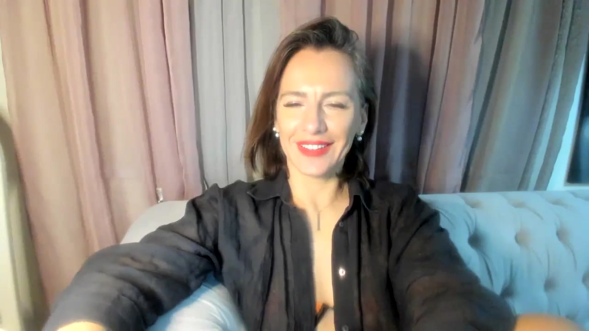 Gallery image thumbnail from Aarte_miss's myfreecams stream on, 03/15/2024, 02:30 image 7 of 20