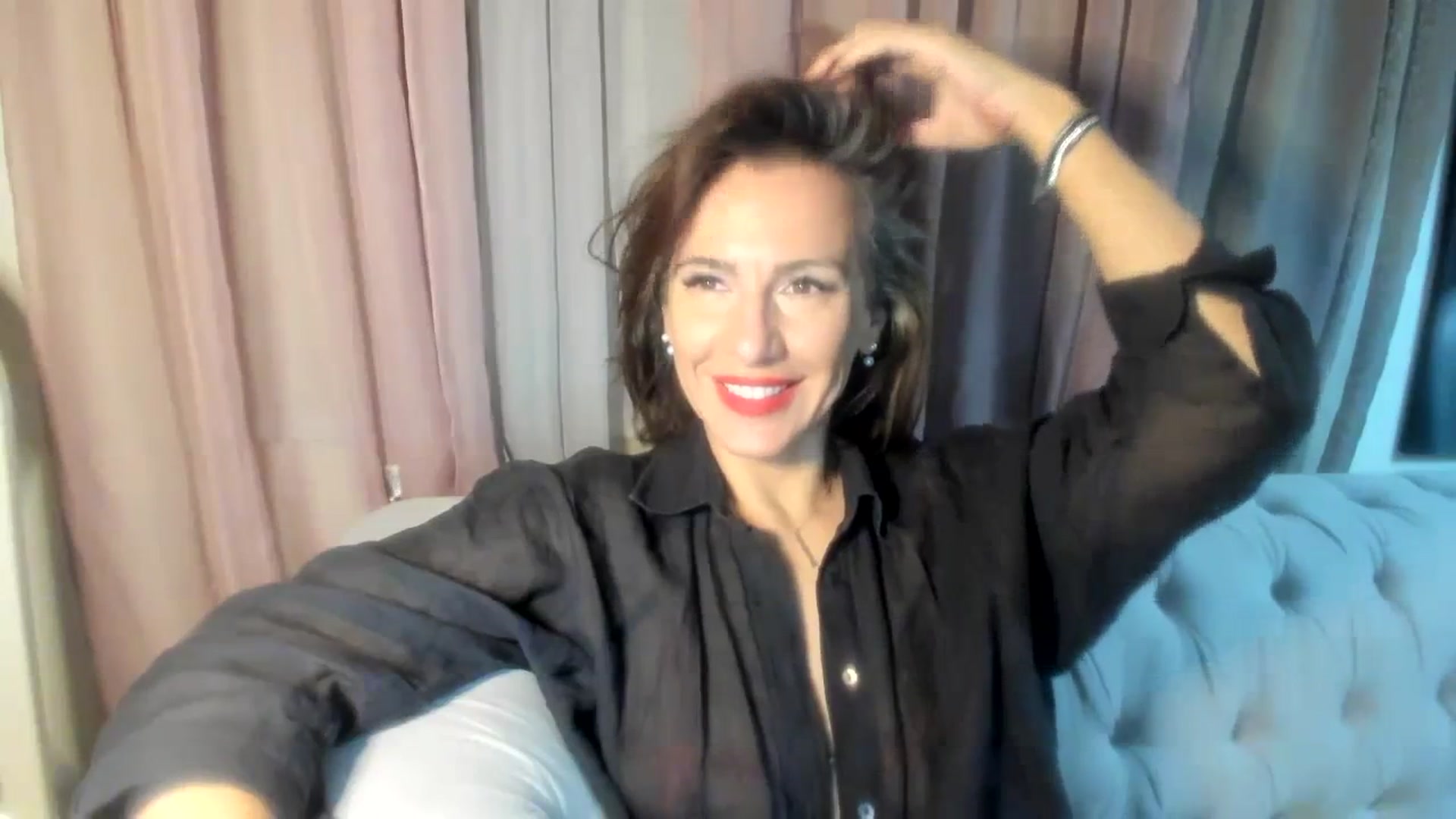 Gallery image thumbnail from Aarte_miss's myfreecams stream on, 03/15/2024, 02:30 image 15 of 20