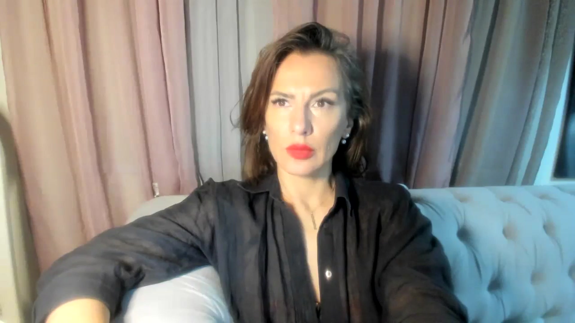 Gallery image thumbnail from Aarte_miss's myfreecams stream on, 03/15/2024, 02:30 image 12 of 20