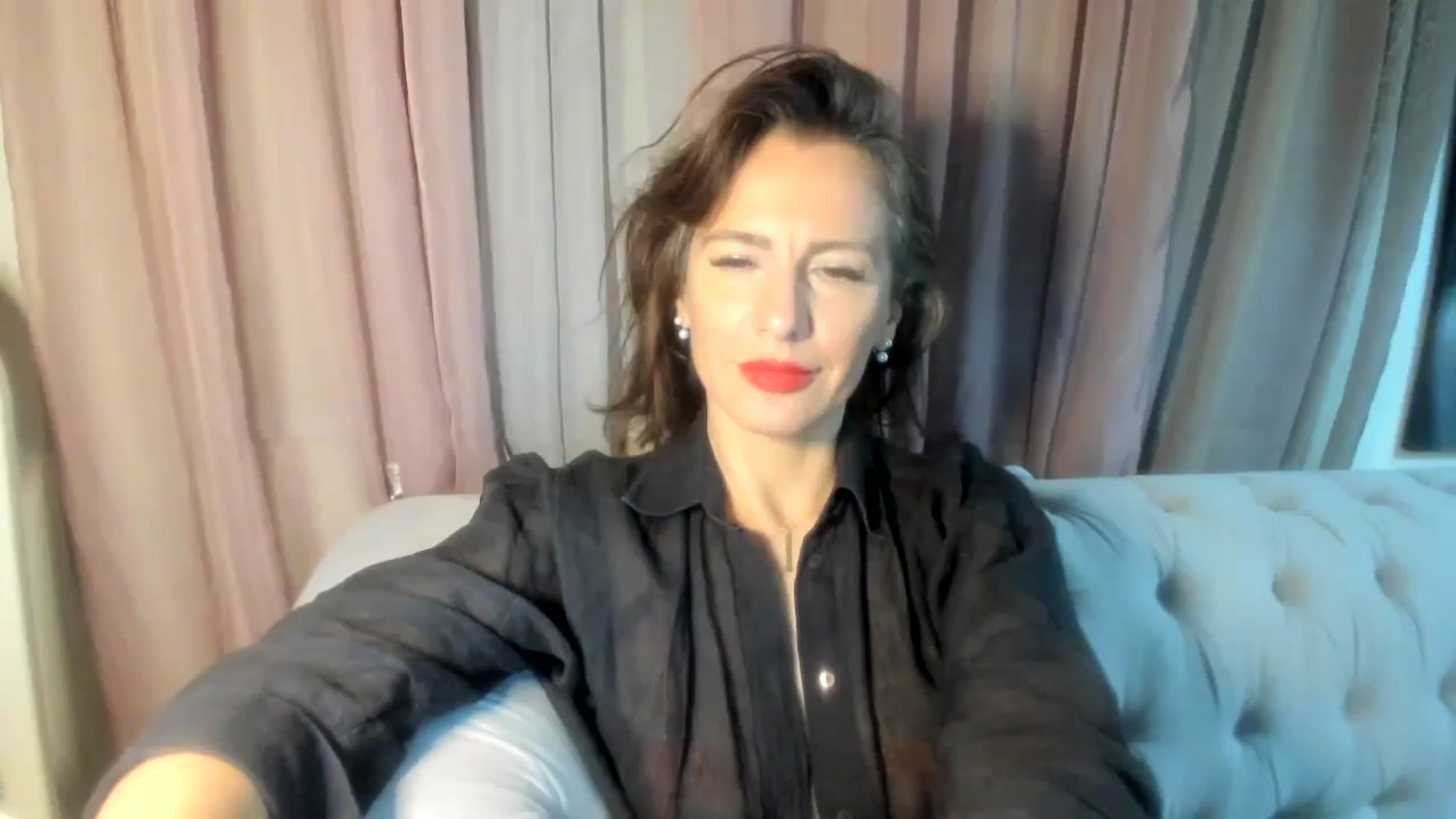 Gallery image thumbnail from Aarte_miss's myfreecams stream on, 03/15/2024, 02:30 image 13 of 20