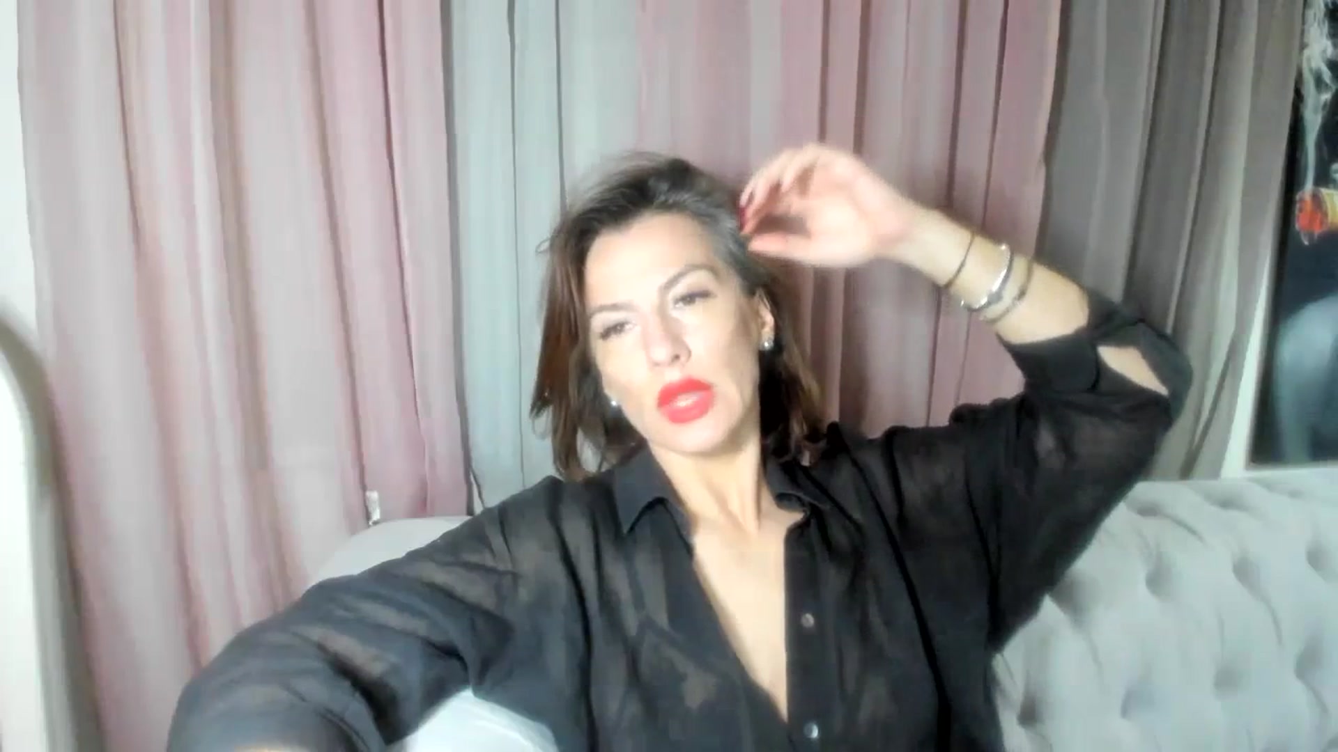 Gallery image thumbnail from Aarte_miss's myfreecams stream on, 03/22/2024, 01:26 image 11 of 20