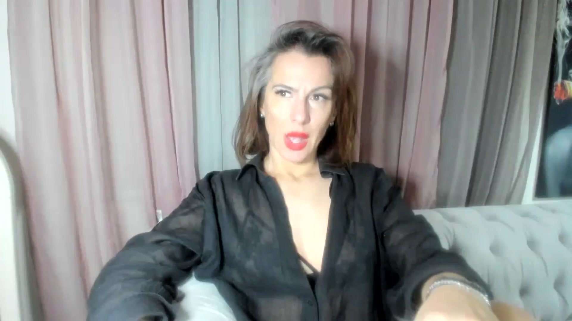 Gallery image thumbnail from Aarte_miss's myfreecams stream on, 03/22/2024, 01:26 image 15 of 20
