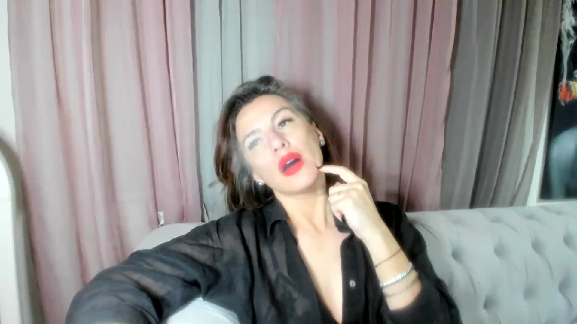 Gallery image thumbnail from Aarte_miss's myfreecams stream on, 03/22/2024, 01:26 image 9 of 20