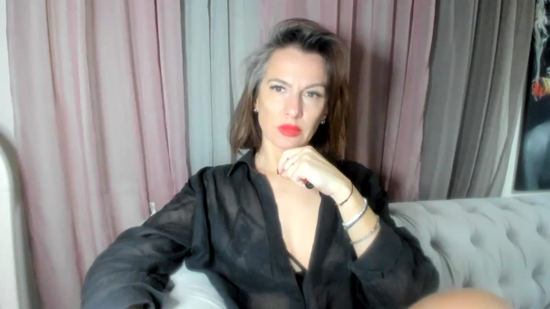 Gallery image thumbnail from Aarte_miss's myfreecams stream on, 03/22/2024, 01:26 image 16 of 20