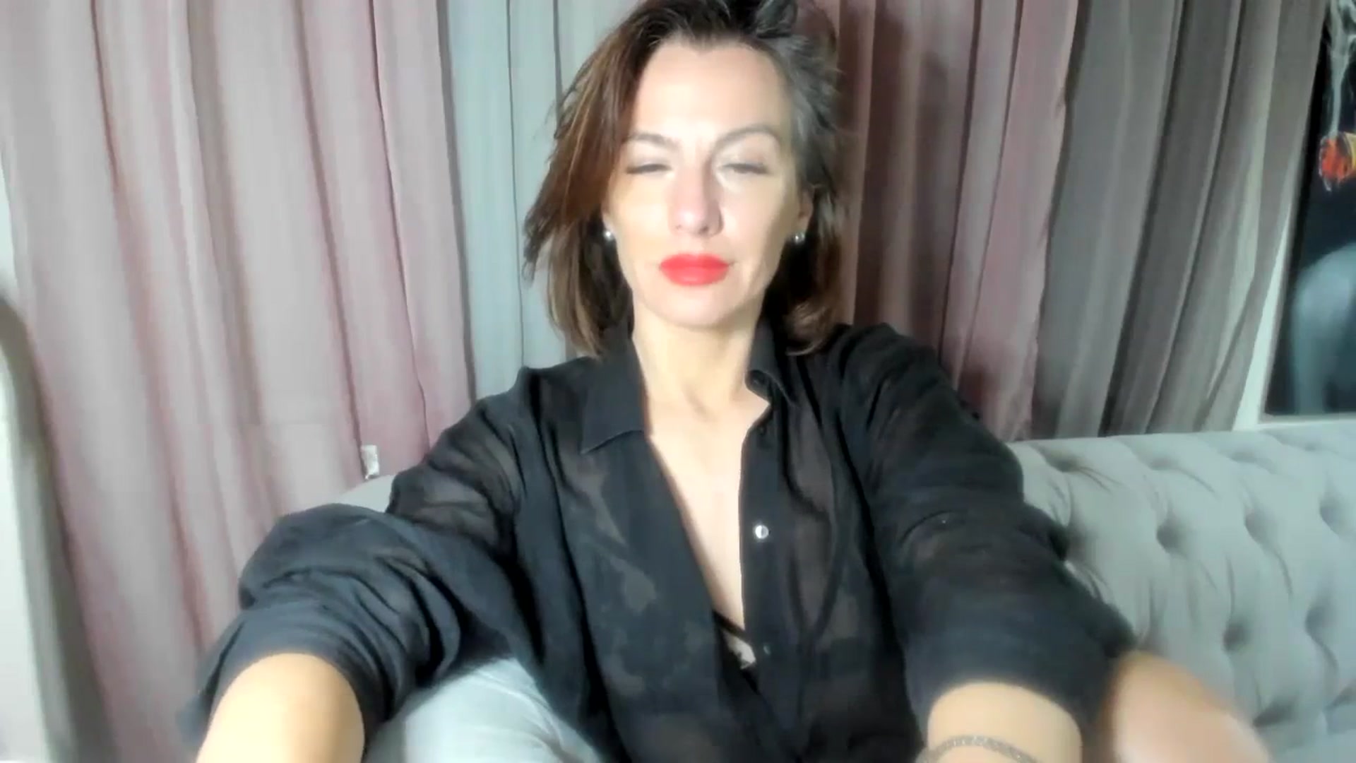 Gallery image thumbnail from Aarte_miss's myfreecams stream on, 03/22/2024, 02:27 image 4 of 20