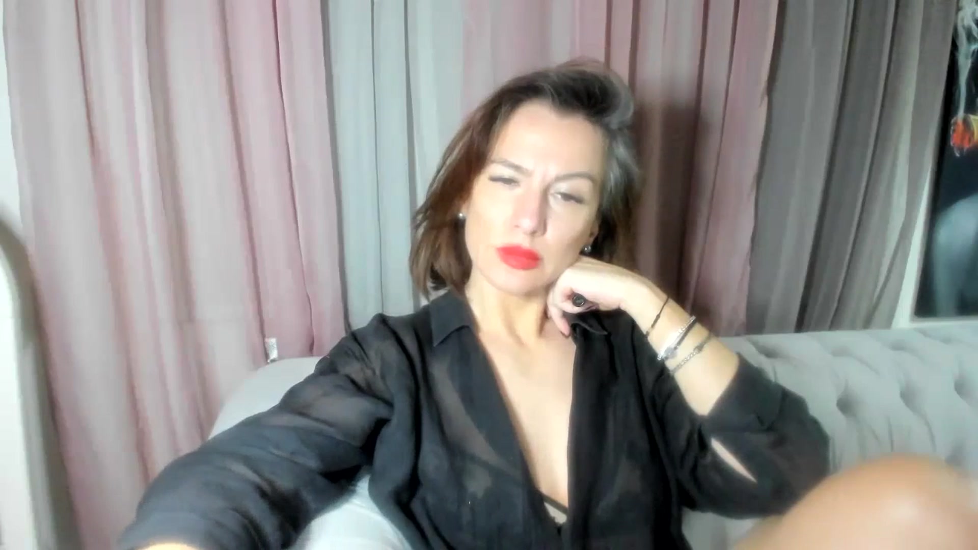 Gallery image thumbnail from Aarte_miss's myfreecams stream on, 03/22/2024, 02:27 image 19 of 20