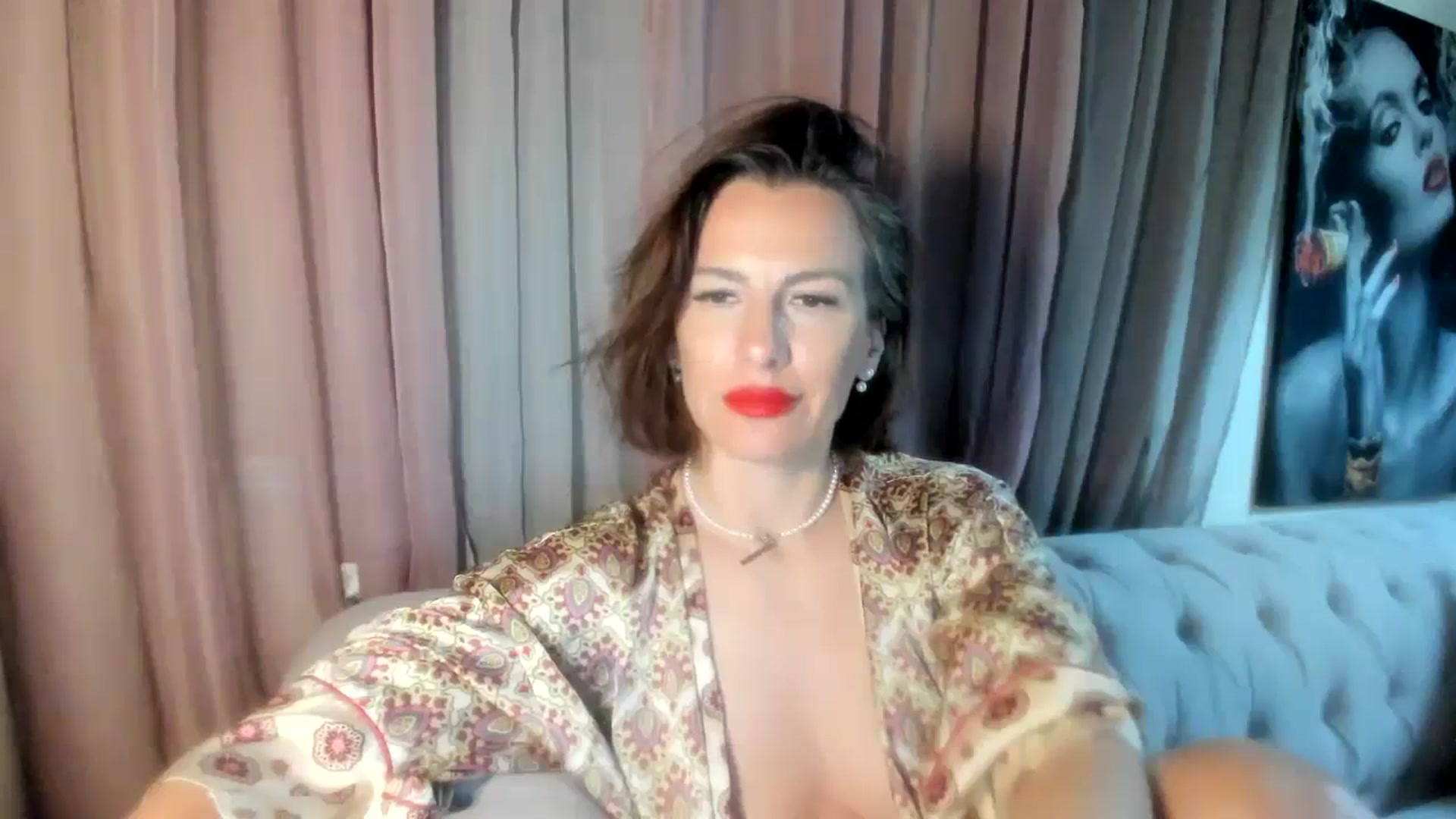 Gallery image thumbnail from Aarte_miss's myfreecams stream on, 04/02/2024, 21:16 image 3 of 20
