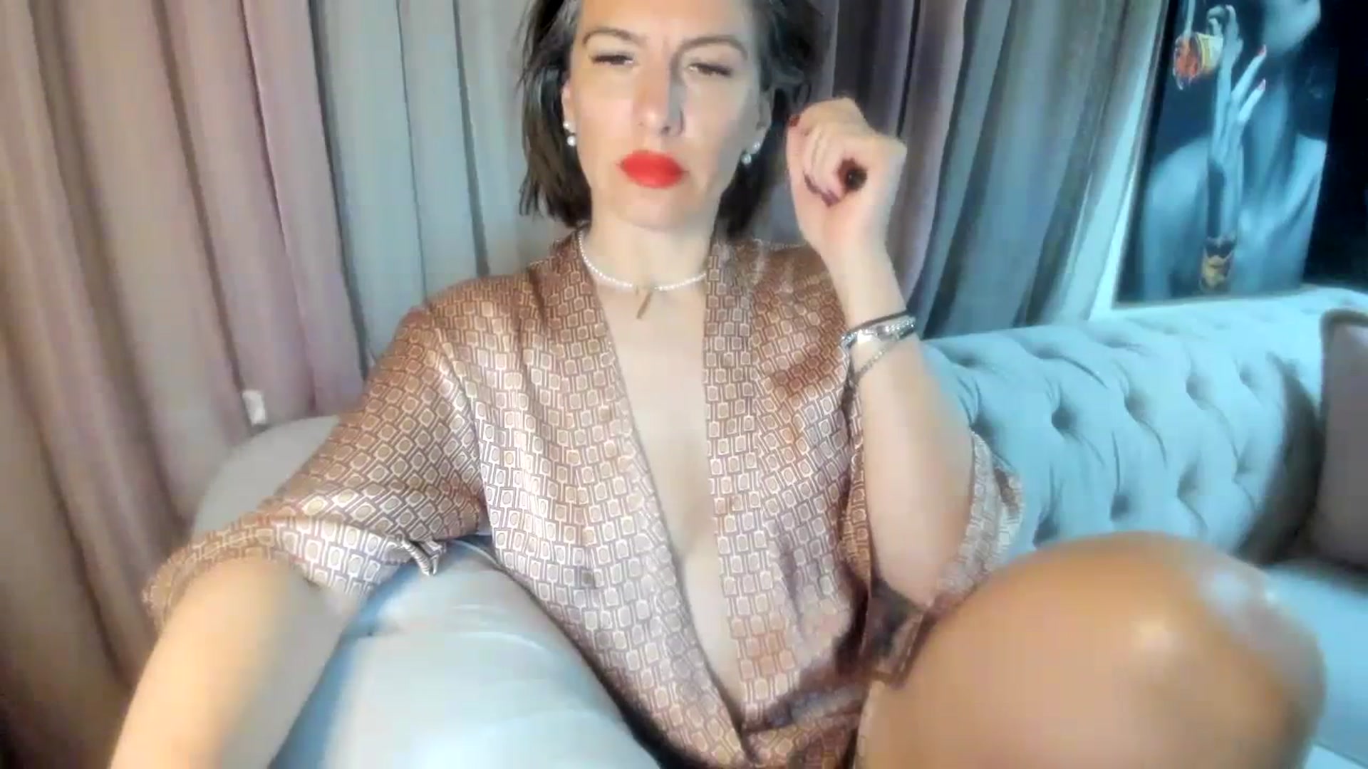 Gallery image thumbnail from Aarte_miss's myfreecams stream on, 04/03/2024, 21:49 image 20 of 20