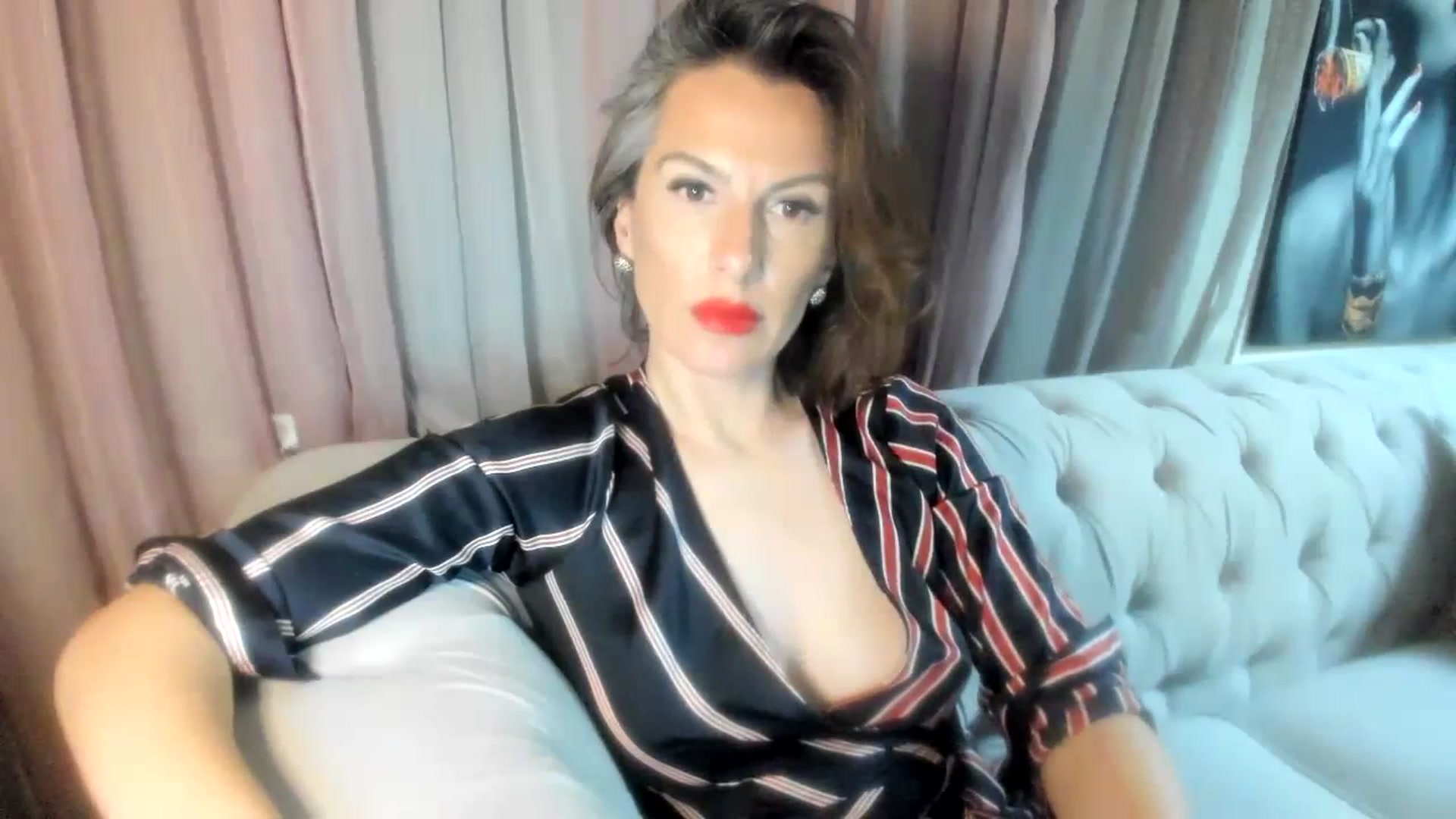 Gallery image thumbnail from Aarte_miss's myfreecams stream on, 04/06/2024, 21:34 image 10 of 20