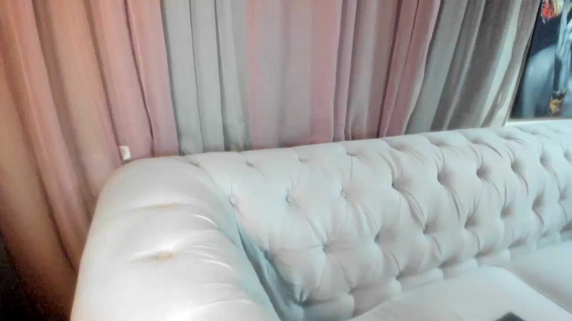 Gallery image thumbnail from Aarte_miss's myfreecams stream on, 04/07/2024, 22:42 image 18 of 20