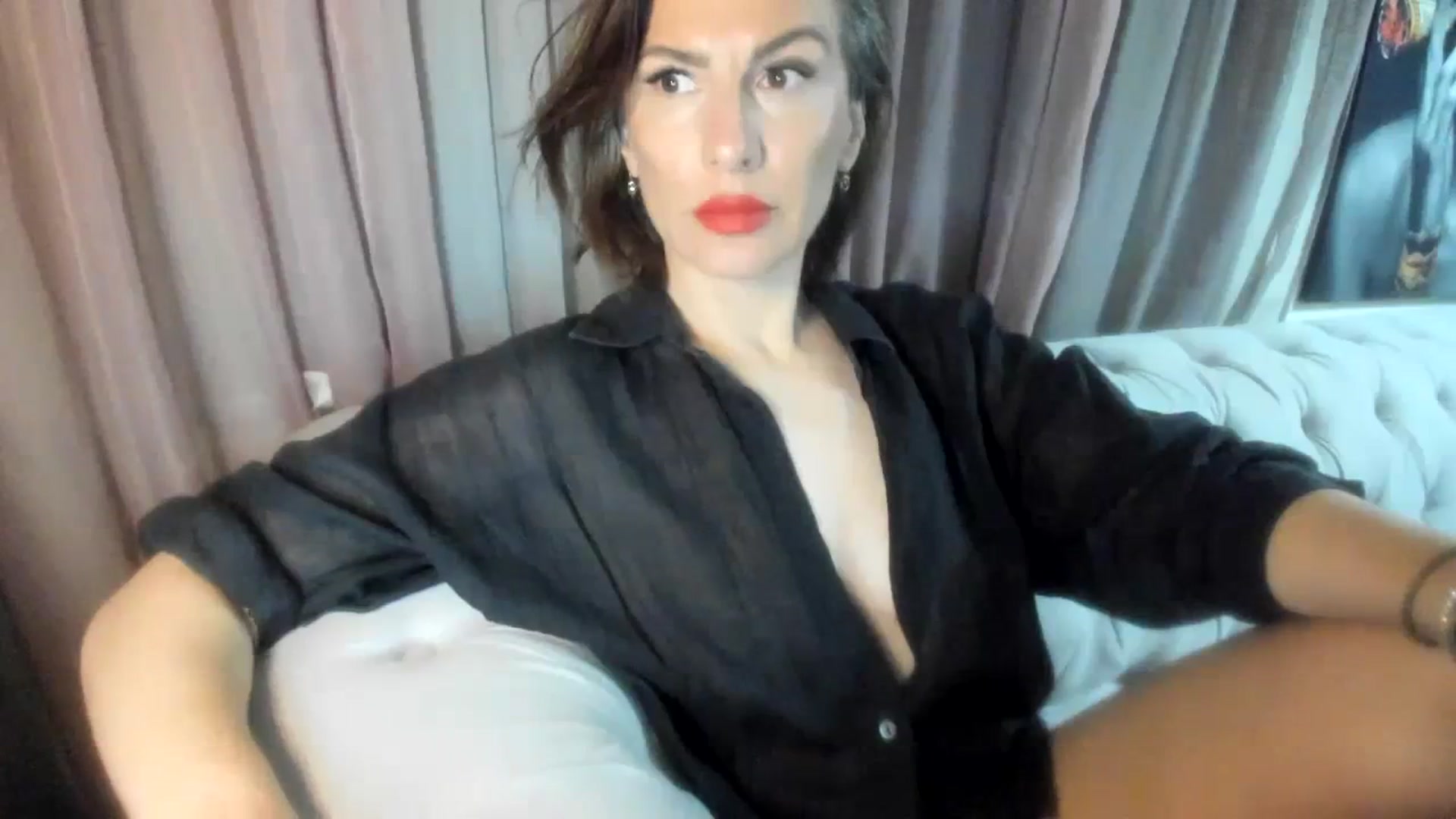 Gallery image thumbnail from Aarte_miss's myfreecams stream on, 04/07/2024, 22:42 image 16 of 20
