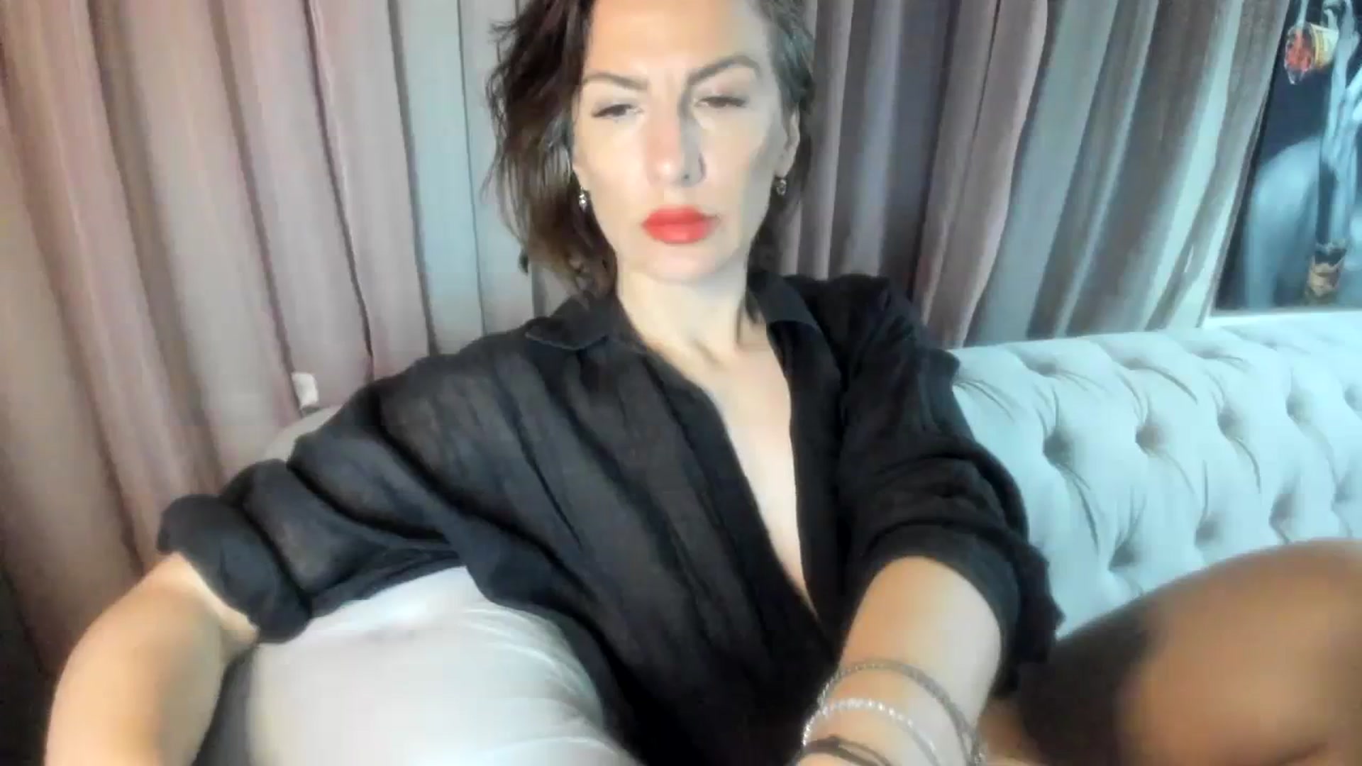 Gallery image thumbnail from Aarte_miss's myfreecams stream on, 04/07/2024, 22:42 image 13 of 20