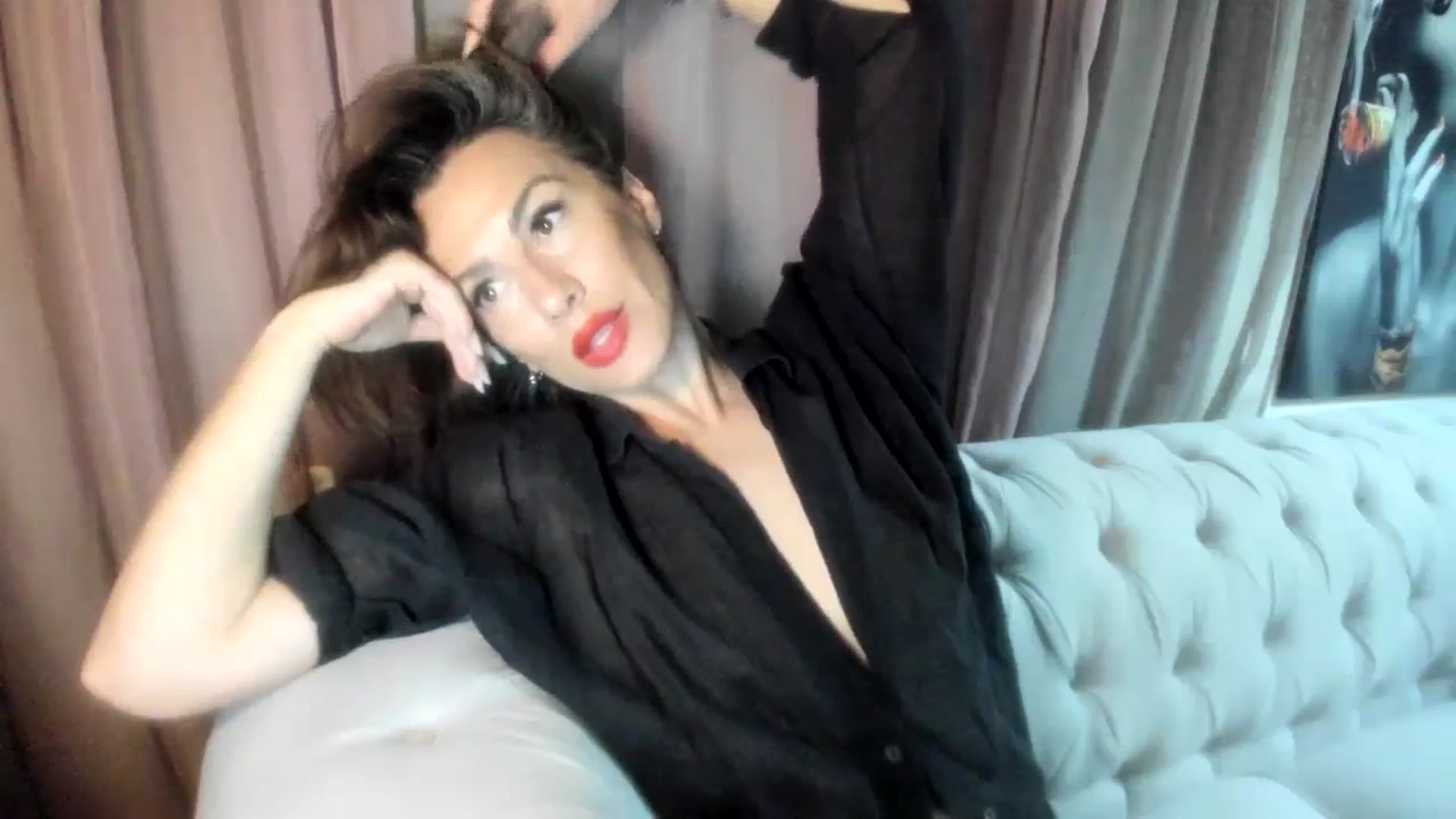 Gallery image thumbnail from Aarte_miss's myfreecams stream on, 04/07/2024, 23:11 image 7 of 20