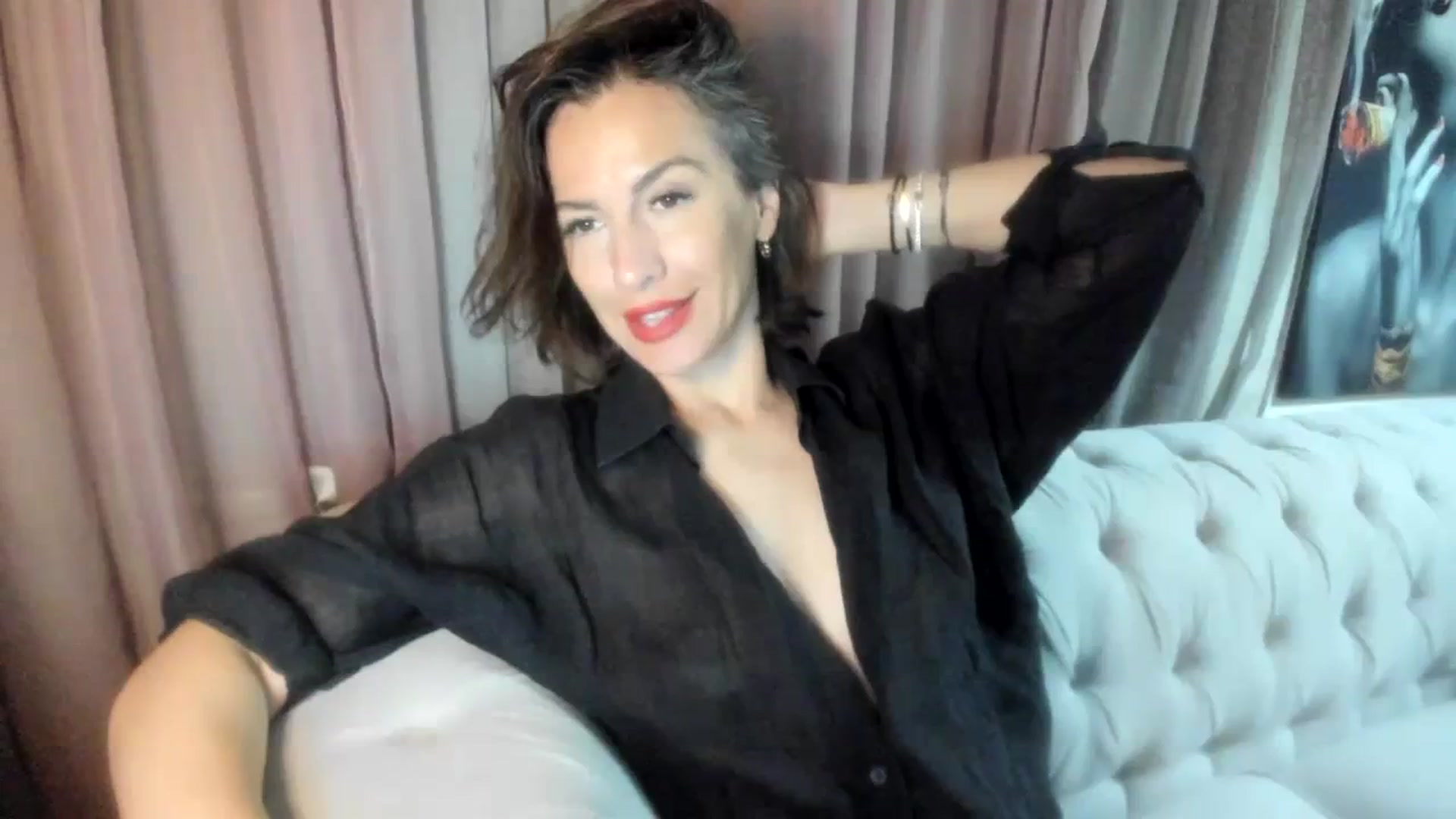 Gallery image thumbnail from Aarte_miss's myfreecams stream on, 04/07/2024, 23:11 image 3 of 20