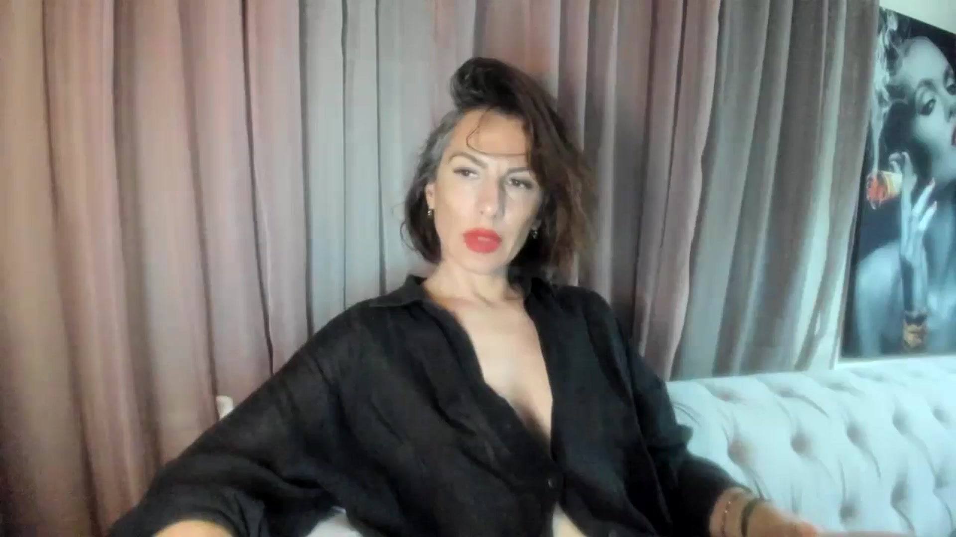 Gallery image thumbnail from Aarte_miss's myfreecams stream on, 04/08/2024, 24:11 image 1 of 20