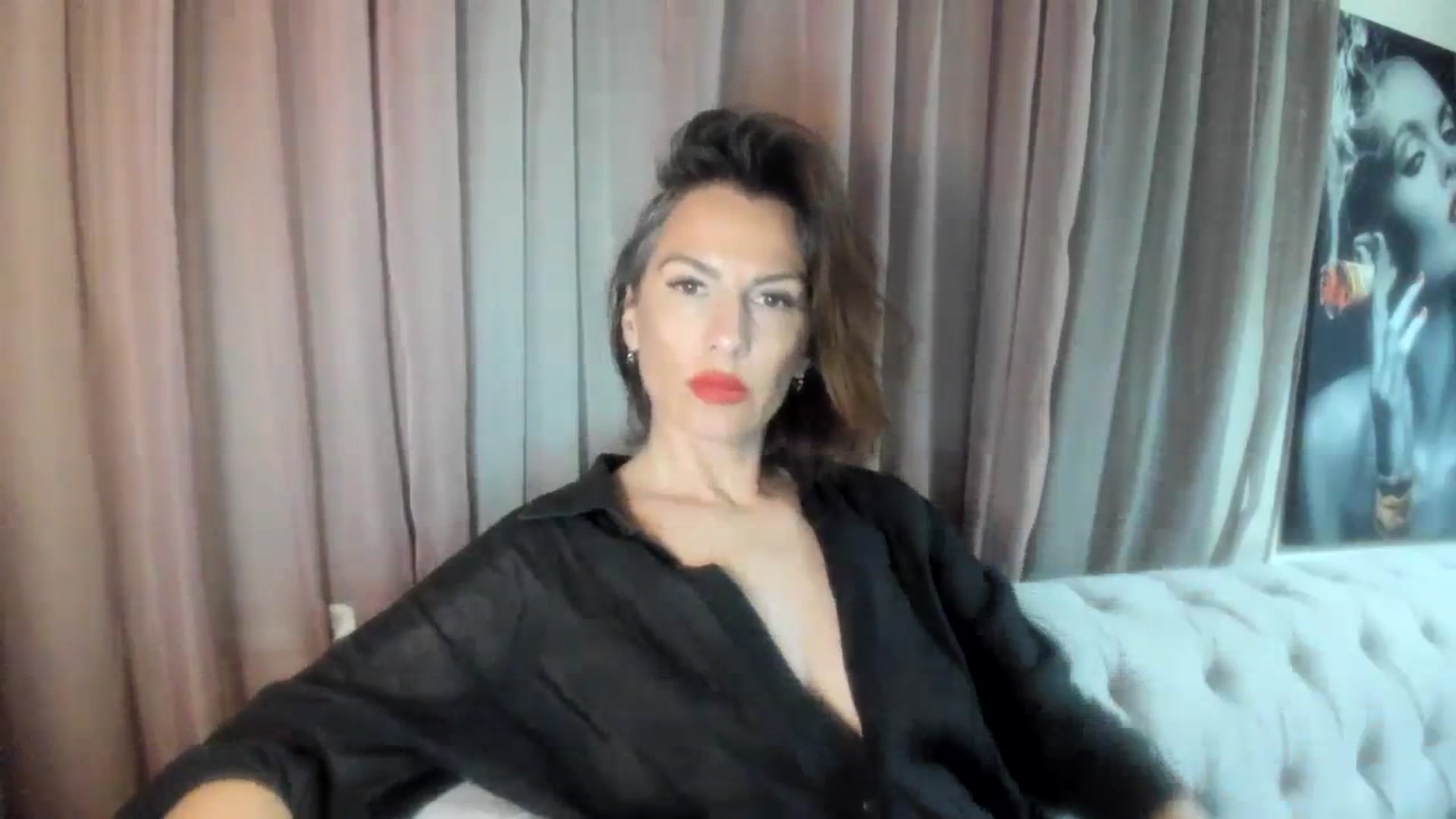 Gallery image thumbnail from Aarte_miss's myfreecams stream on, 04/08/2024, 24:11 image 5 of 20