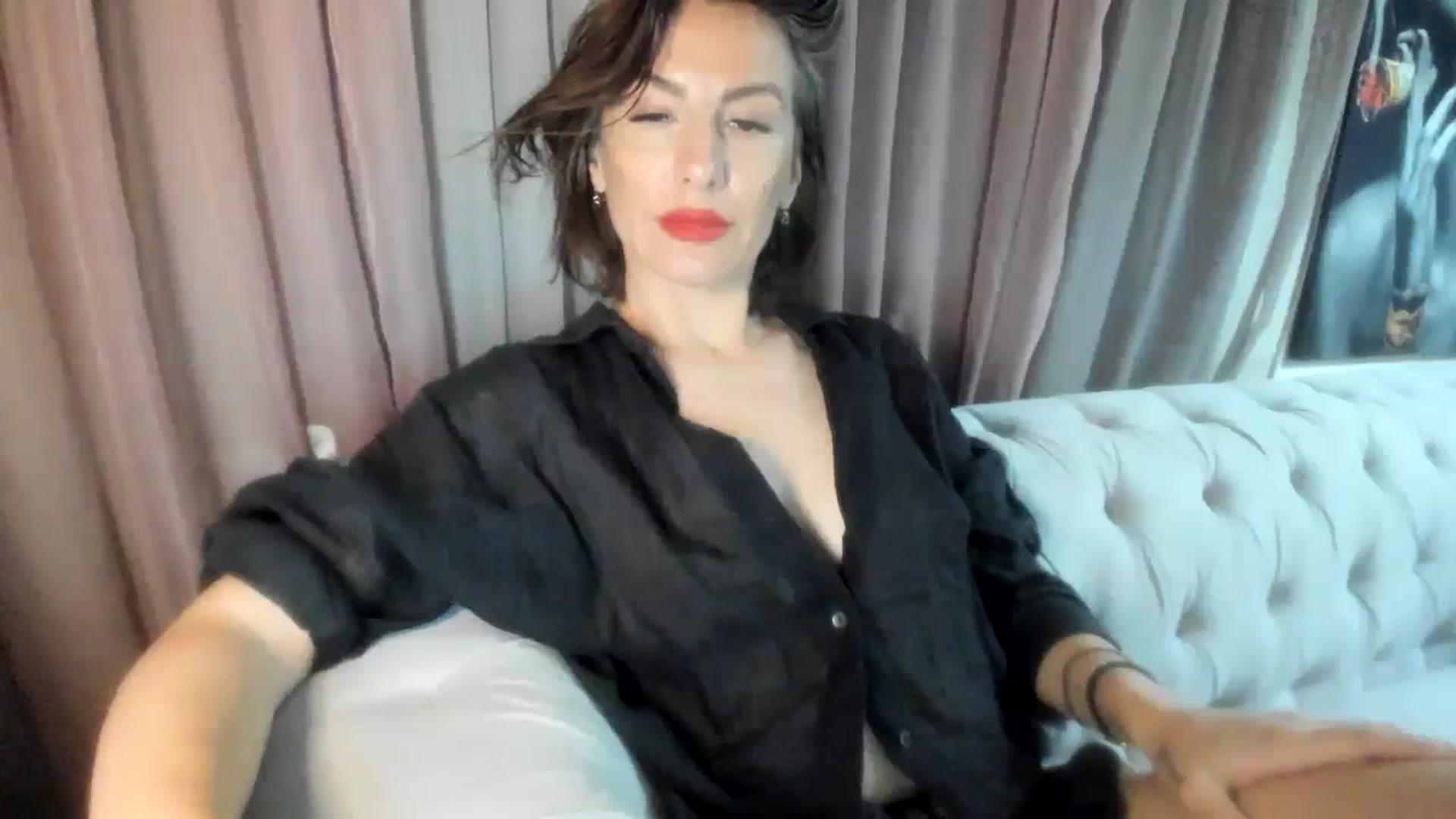 Gallery image thumbnail from Aarte_miss's myfreecams stream on, 04/08/2024, 24:11 image 14 of 20