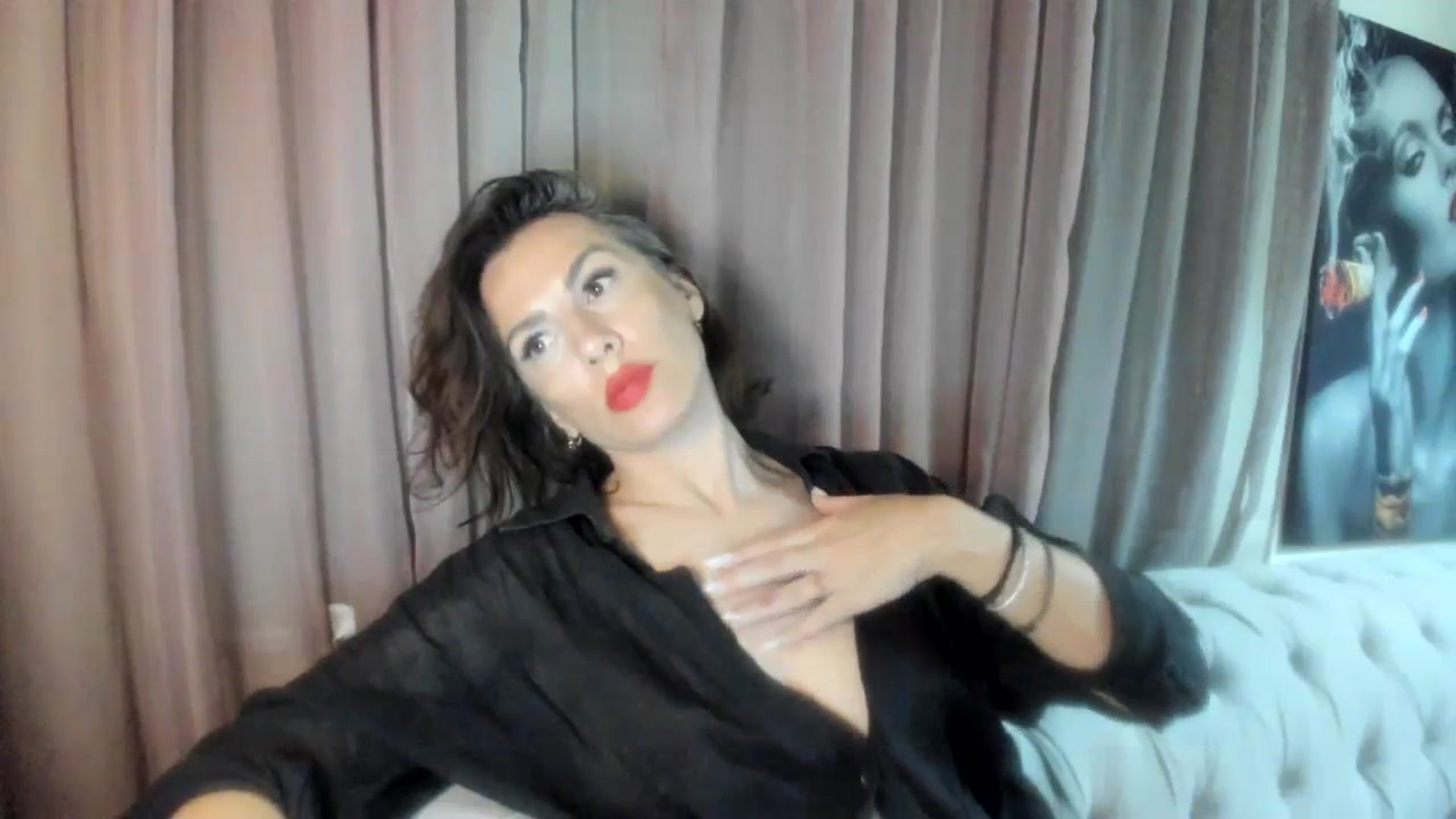 Gallery image thumbnail from Aarte_miss's myfreecams stream on, 04/08/2024, 24:11 image 7 of 20