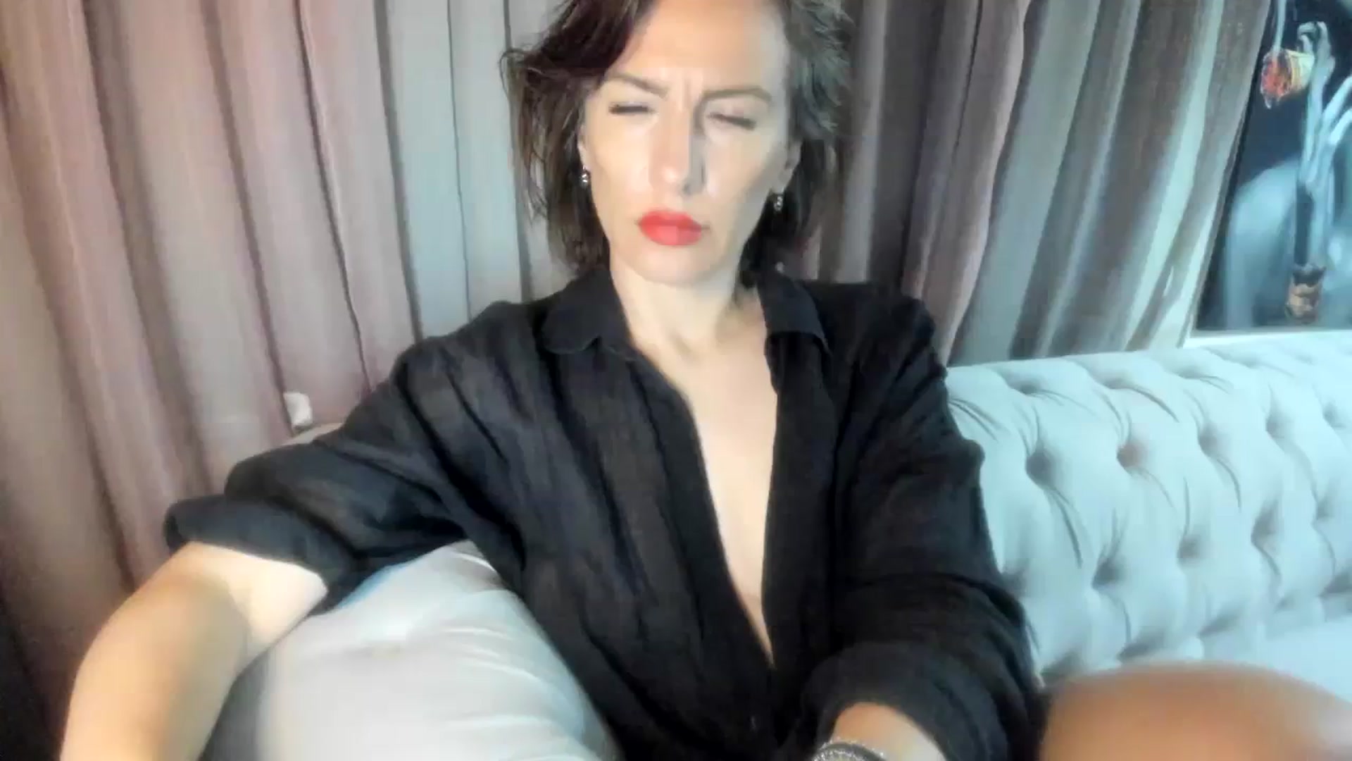 Gallery image thumbnail from Aarte_miss's myfreecams stream on, 04/08/2024, 24:49 image 12 of 20