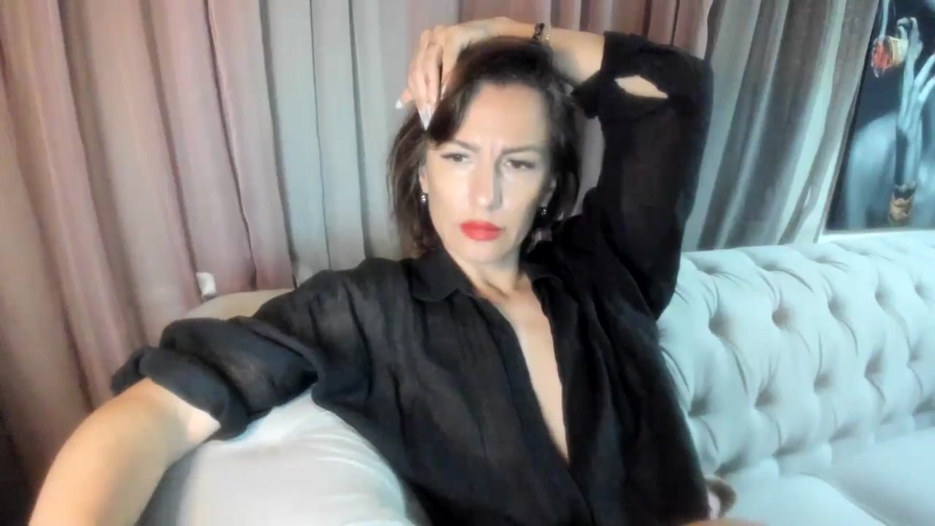Gallery image thumbnail from Aarte_miss's myfreecams stream on, 04/08/2024, 24:49 image 6 of 20