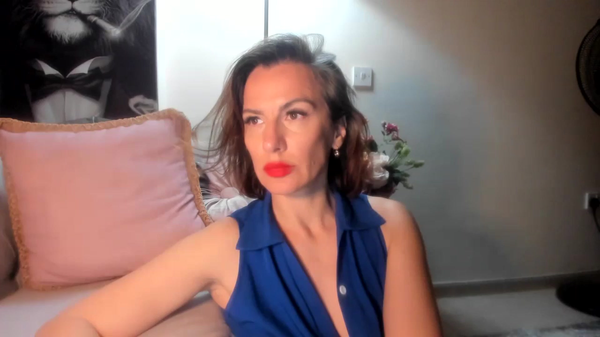 Gallery image thumbnail from Aarte_miss's myfreecams stream on, 04/14/2024, 19:17 image 15 of 20
