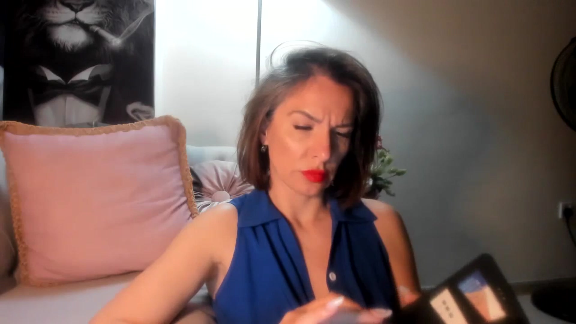 Gallery image thumbnail from Aarte_miss's myfreecams stream on, 04/14/2024, 19:17 image 12 of 20