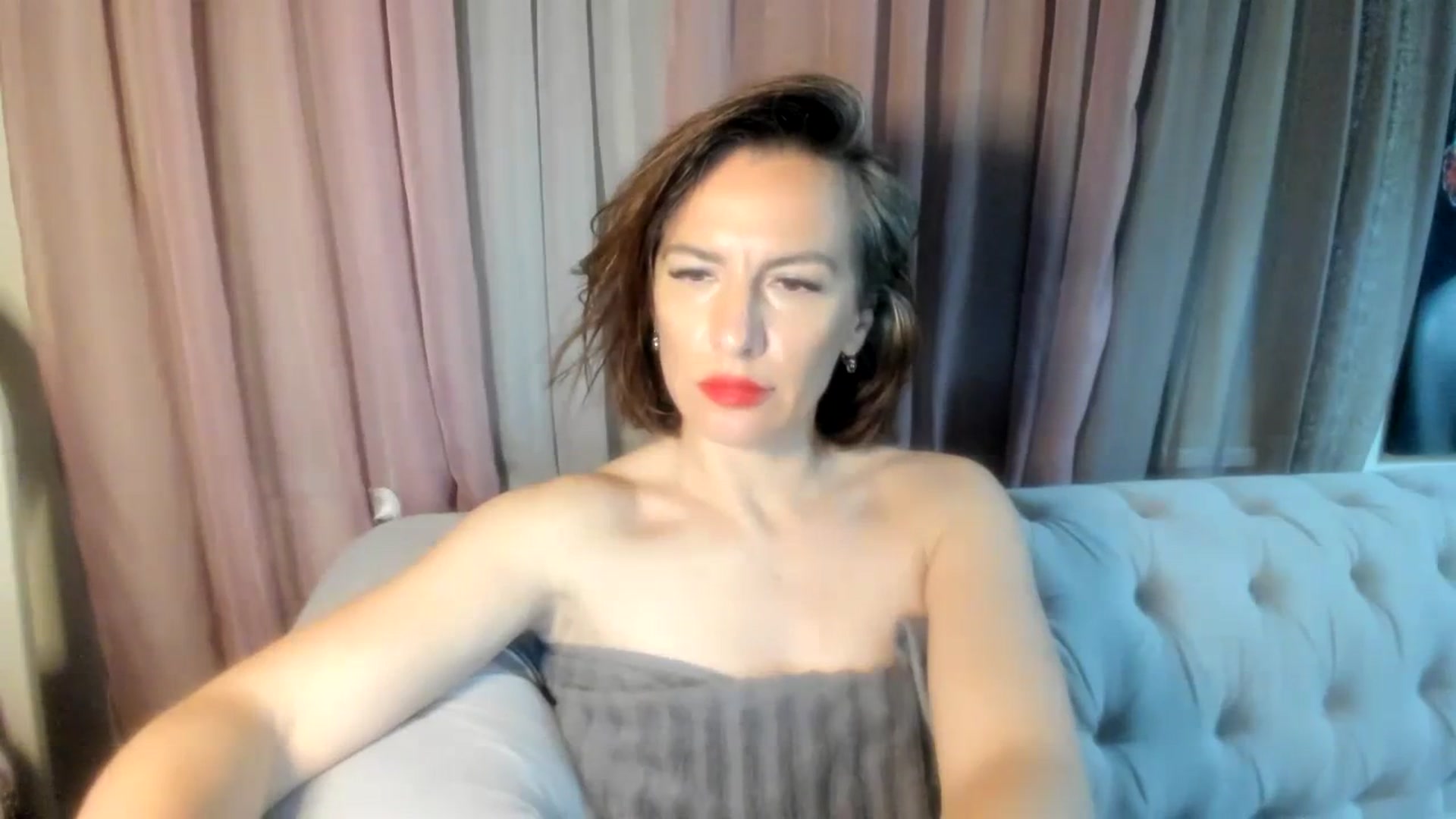 Gallery image thumbnail from Aarte_miss's myfreecams stream on, 04/14/2024, 22:32 image 2 of 20
