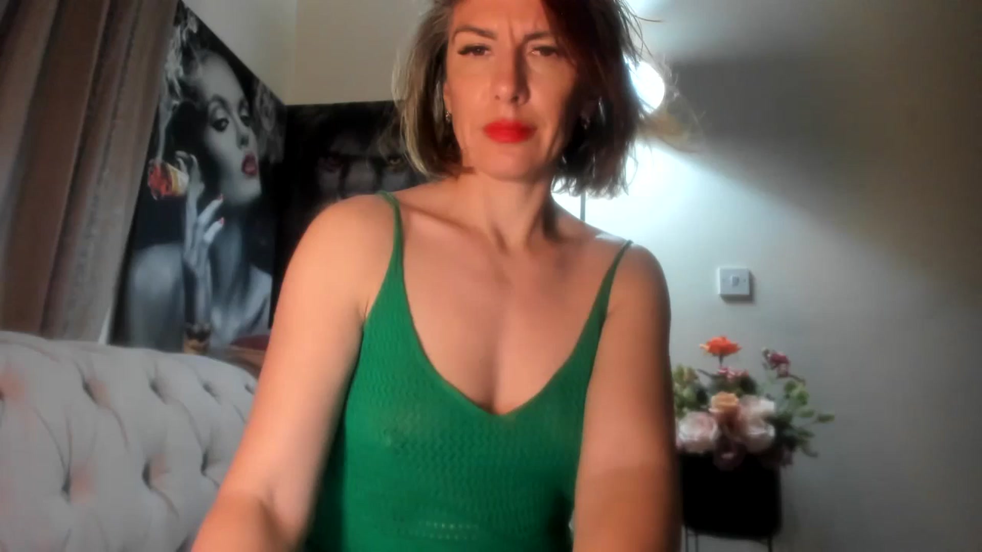 Gallery image thumbnail from Aarte_miss's myfreecams stream on, 04/19/2024, 22:01 image 20 of 20