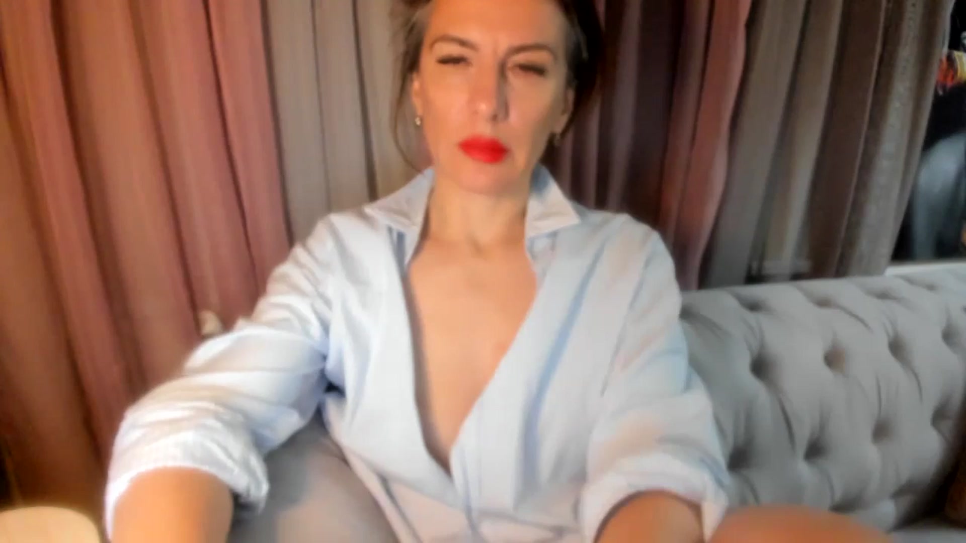 Gallery image thumbnail from Aarte_miss's myfreecams stream on, 04/21/2024, 24:53 image 19 of 20