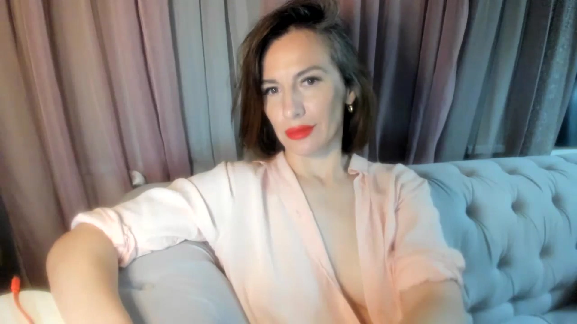 Gallery image thumbnail from Aarte_miss's myfreecams stream on, 04/21/2024, 18:22 image 11 of 20